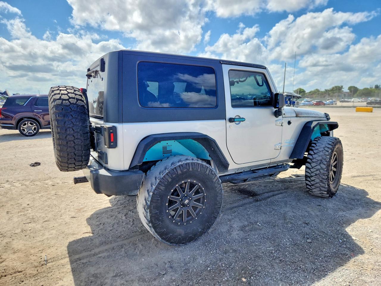 2008 Jeep Wrangler Sahara Silver vin: 1J4FA54108L643749