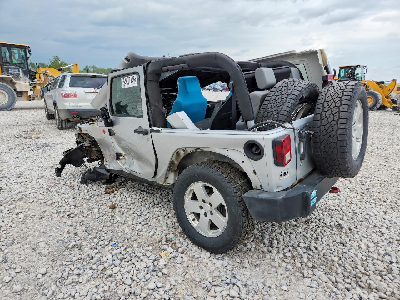 2007 Jeep Wrangler Sahara Silver vin: 1J4FA54117L219995