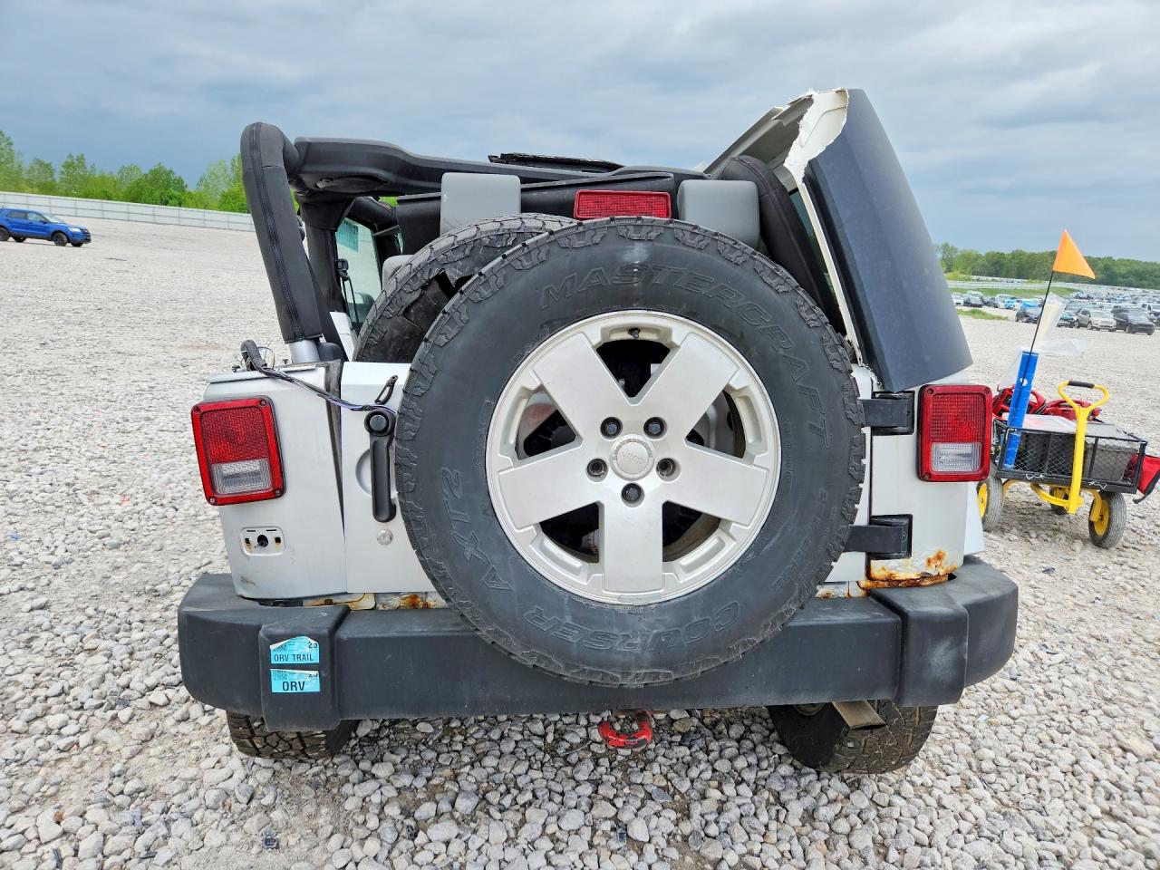 2007 Jeep Wrangler Sahara Silver vin: 1J4FA54117L219995