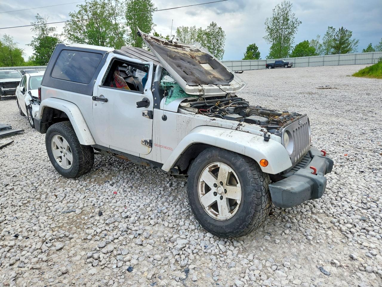 2007 Jeep Wrangler Sahara Silver vin: 1J4FA54117L219995