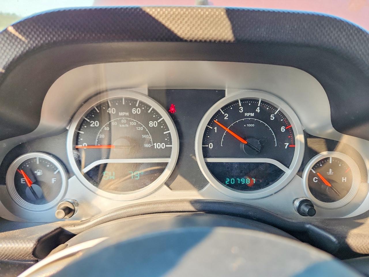 2007 Jeep Wrangler Sahara Burgundy vin: 1J4FA54127L134843