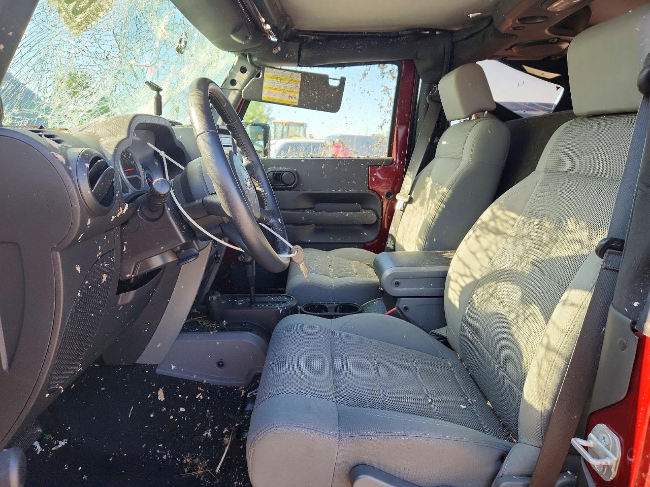 2007 Jeep Wrangler Sahara Burgundy vin: 1J4FA54137L127934