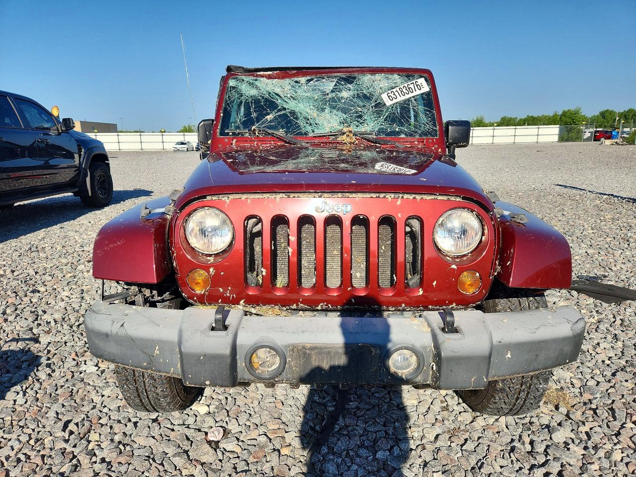 2007 Jeep Wrangler Sahara Burgundy vin: 1J4FA54137L127934