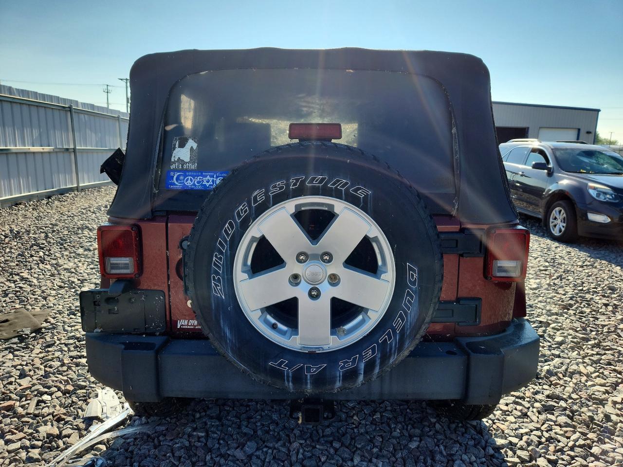 2007 Jeep Wrangler Sahara Burgundy vin: 1J4FA54137L127934