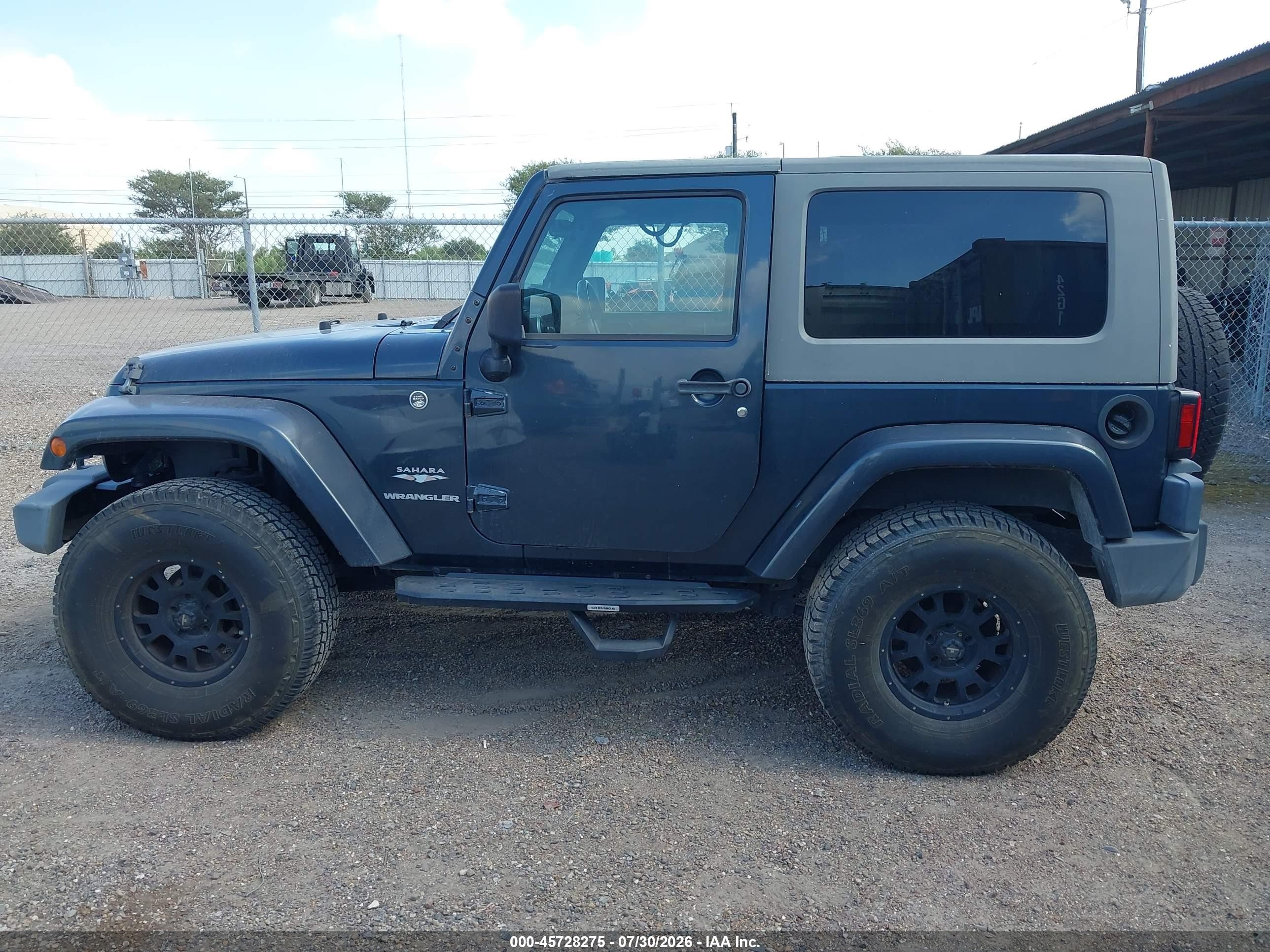2008 Jeep Wrangler Sahara Gray vin: 1J4FA54138L552863