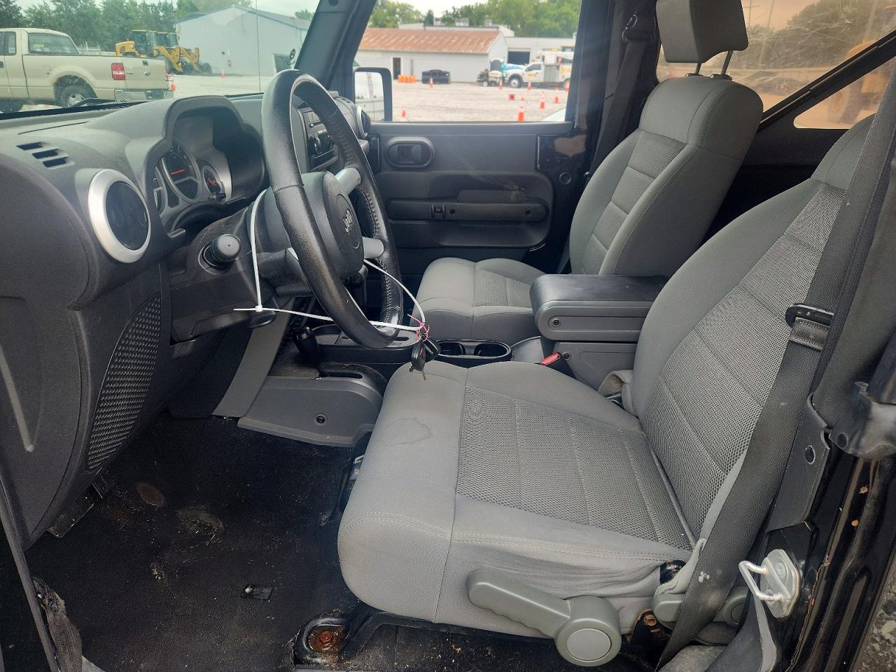 2009 Jeep Wrangler Sahara Black vin: 1J4FA54139L775910