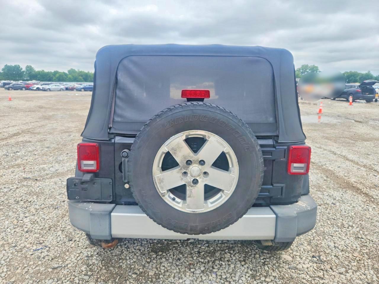 2009 Jeep Wrangler Sahara Black vin: 1J4FA54139L775910