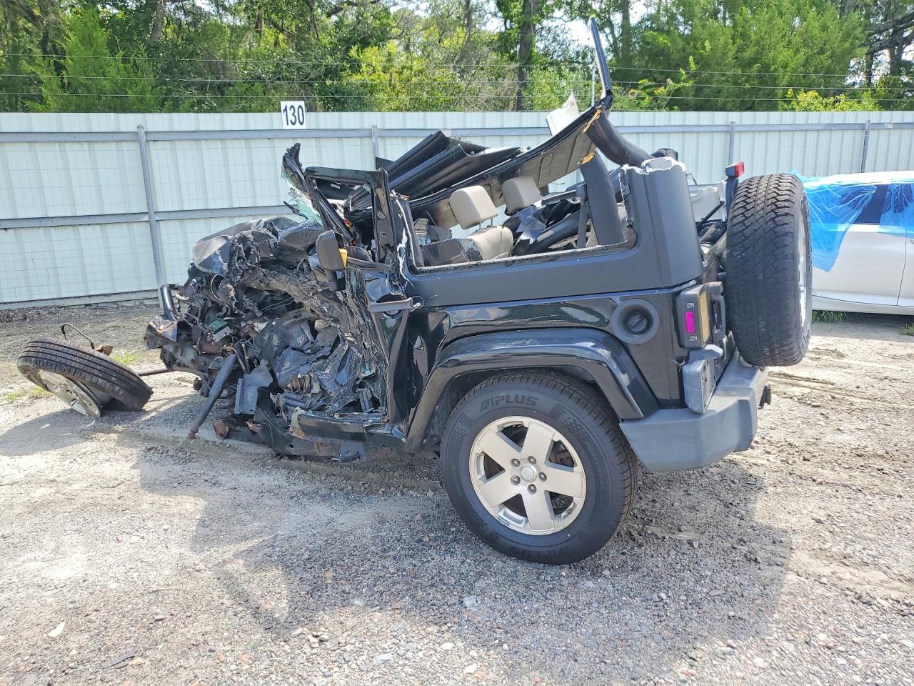 2008 Jeep Wrangler Sahara Black vin: 1J4FA54158L578378
