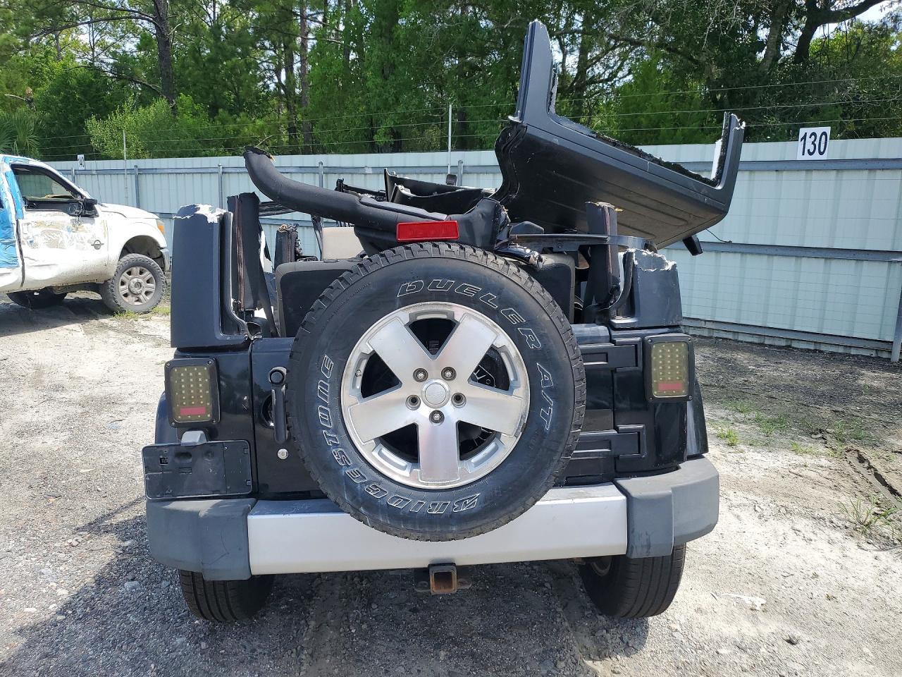 2008 Jeep Wrangler Sahara Black vin: 1J4FA54158L578378