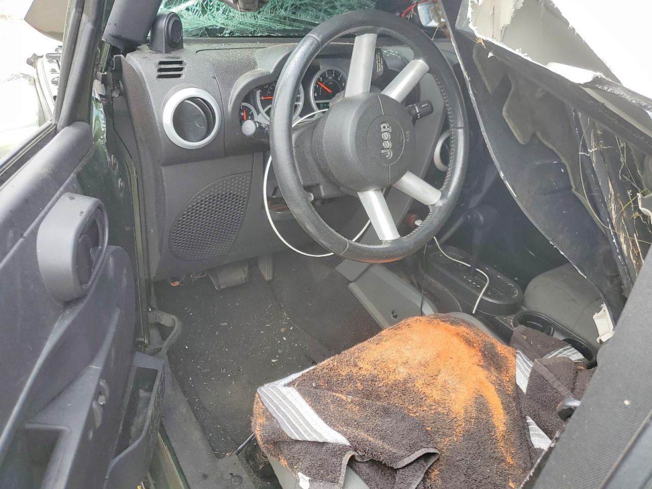 2008 Jeep Wrangler Sahara Green vin: 1J4FA54168L622632