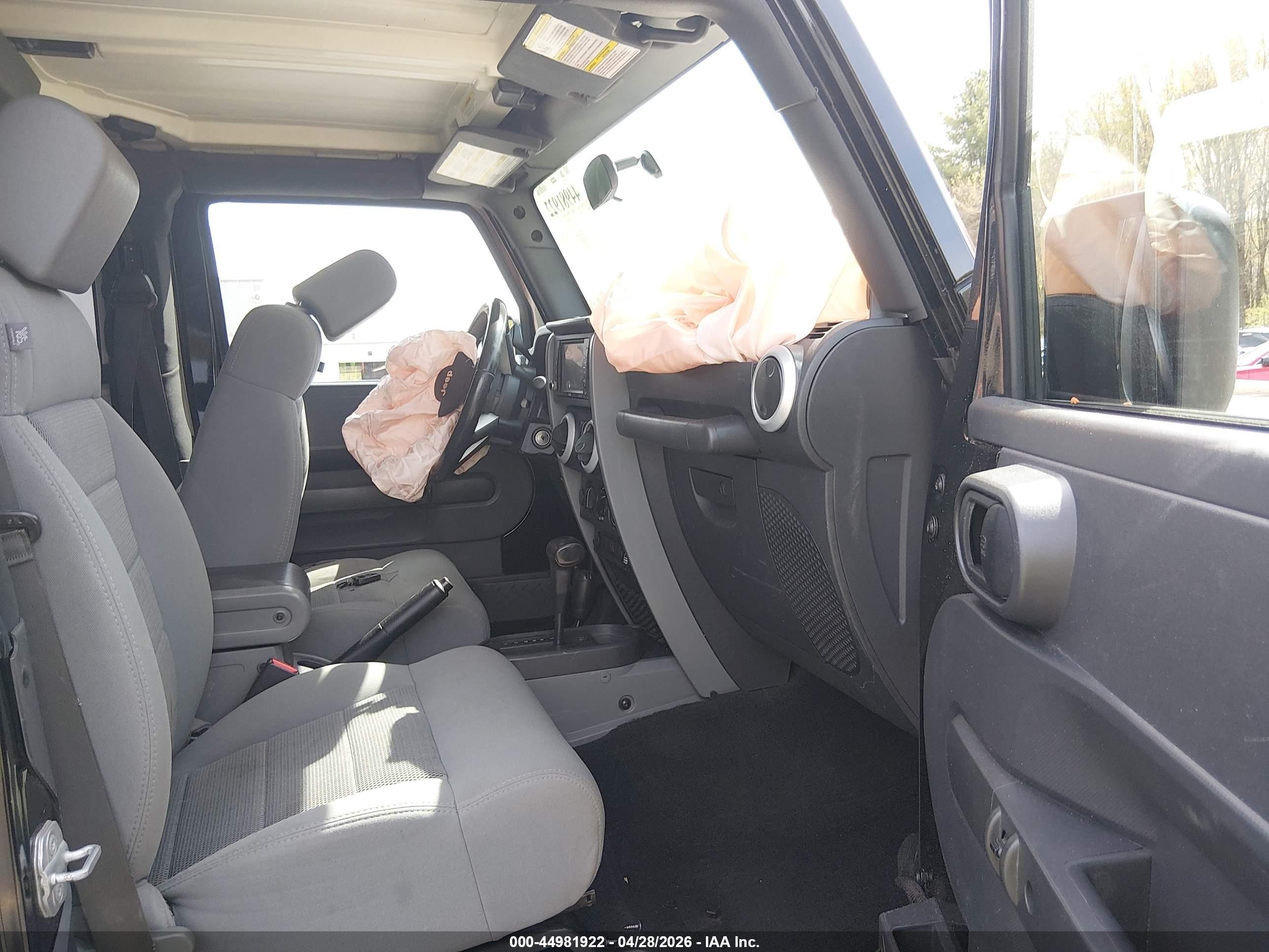 2009 Jeep Wrangler Sahara Black vin: 1J4FA54179L775165