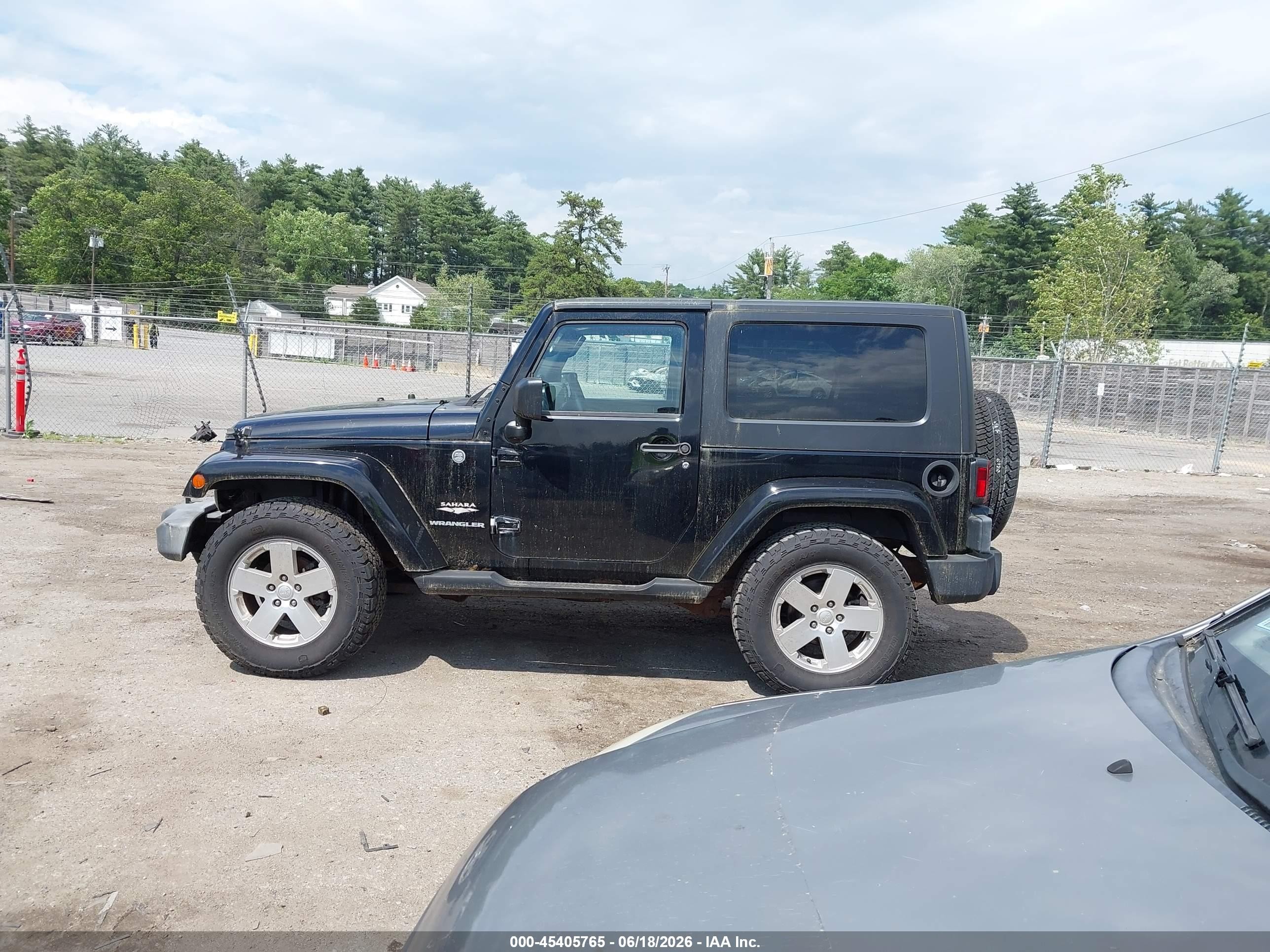 2007 Jeep Wrangler Sahara Black vin: 1J4FA54187L207732