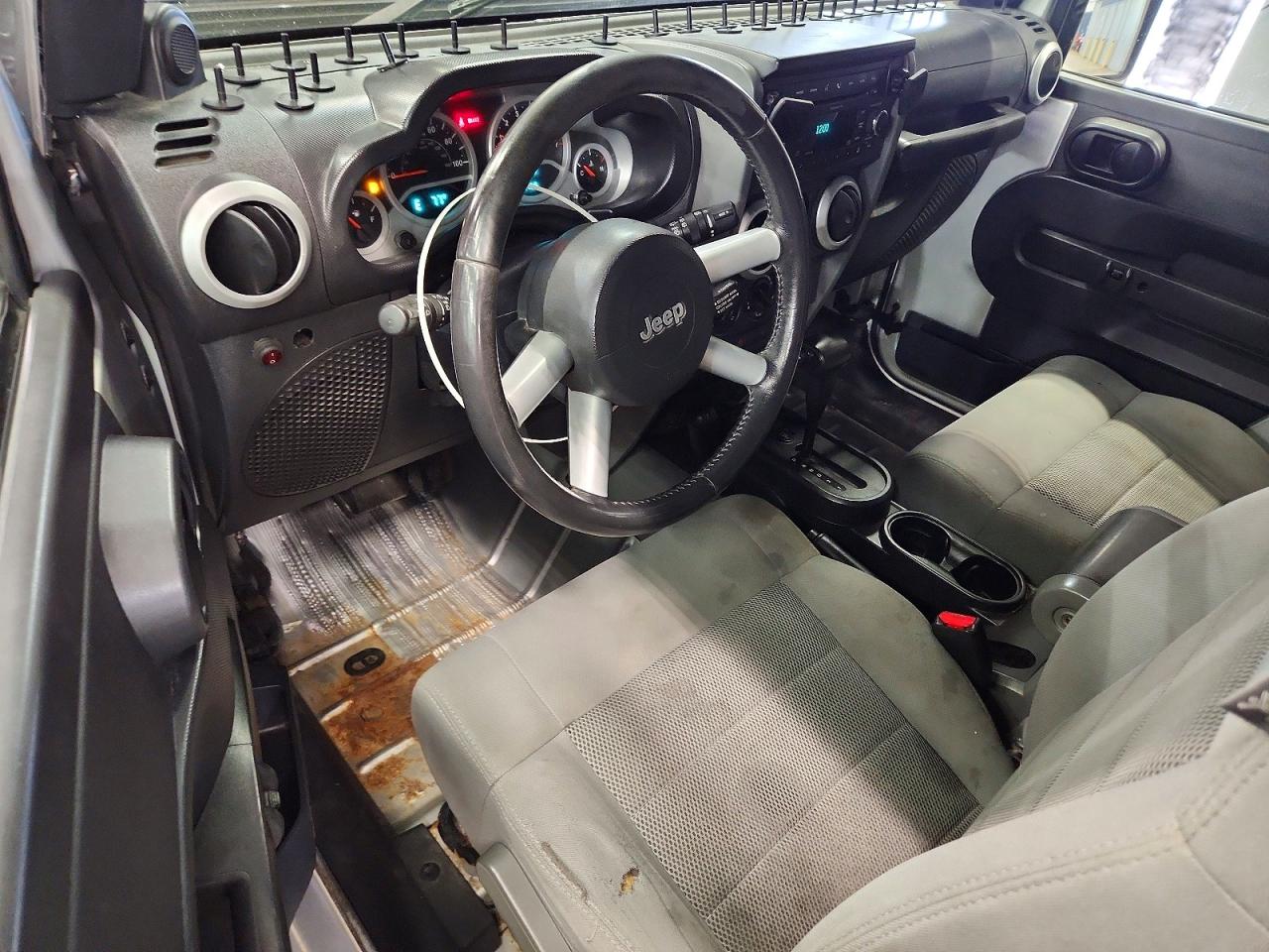 2009 Jeep Wrangler Sahara Black vin: 1J4FA54189L709188