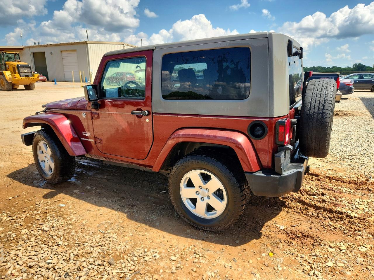 2007 Jeep Wrangler Sahara Maroon vin: 1J4FA54197L177091