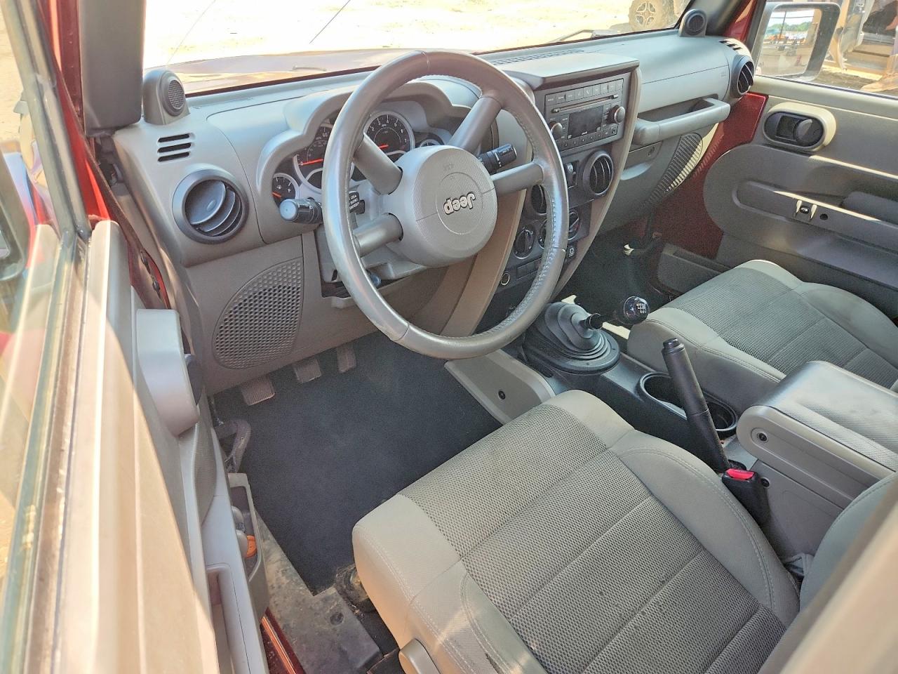 2007 Jeep Wrangler Sahara Maroon vin: 1J4FA54197L177091