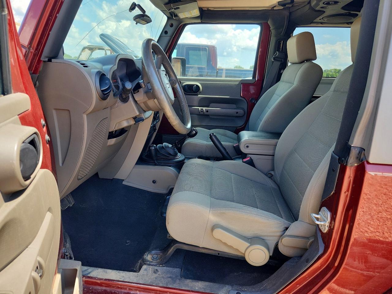 2007 Jeep Wrangler Sahara Maroon vin: 1J4FA54197L177091