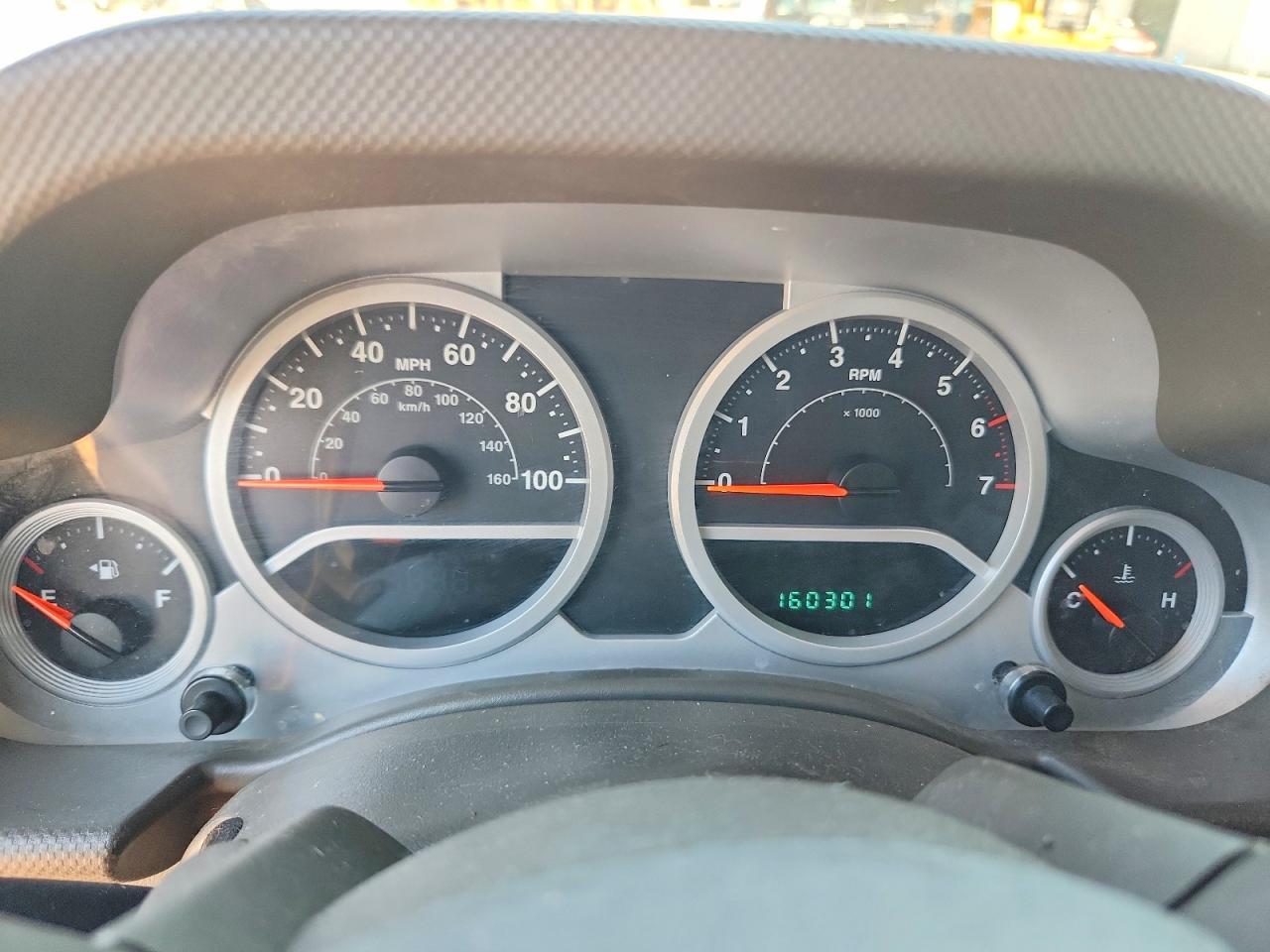 2007 Jeep Wrangler Sahara Maroon vin: 1J4FA54197L177091