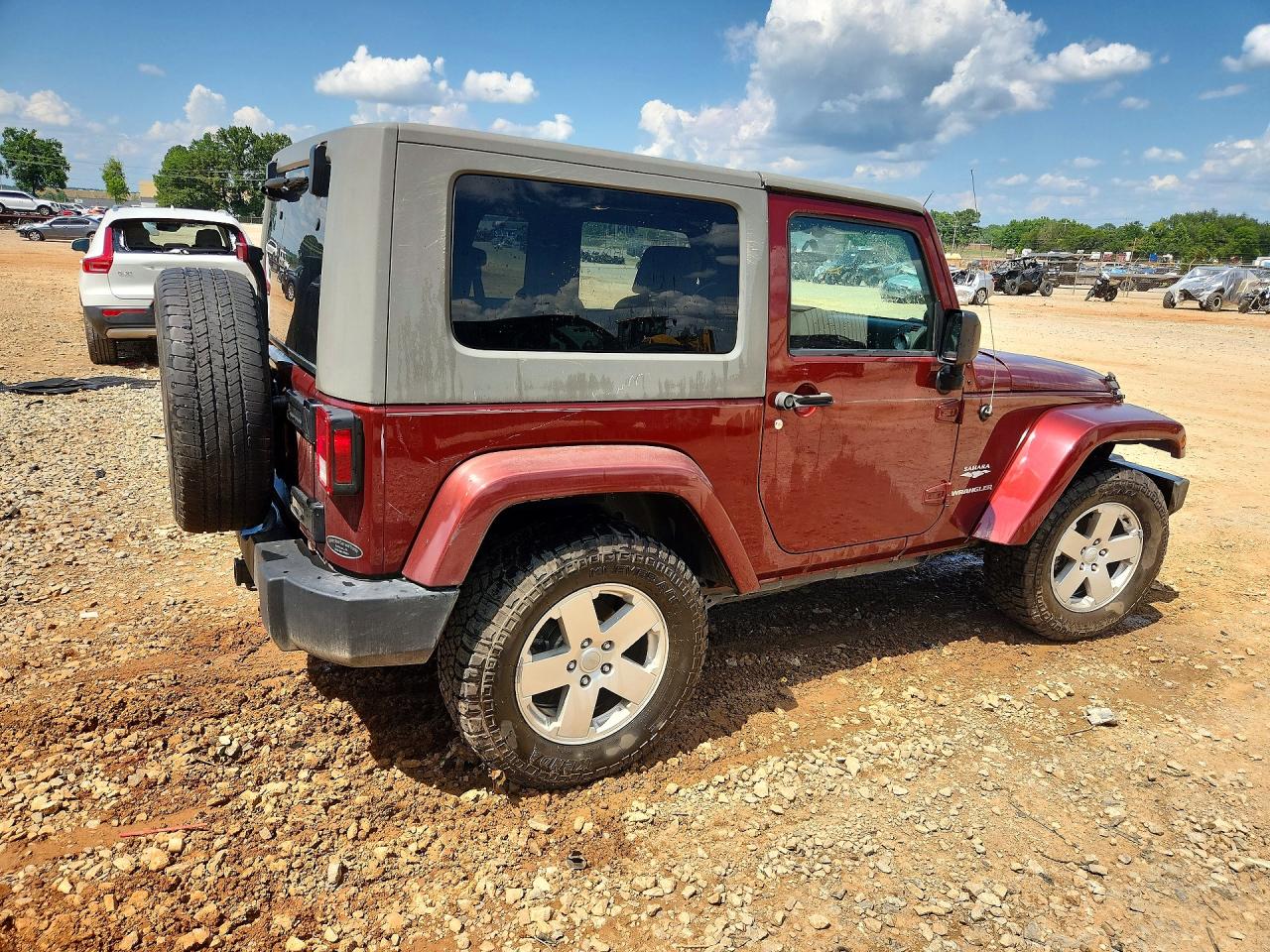2007 Jeep Wrangler Sahara Maroon vin: 1J4FA54197L177091