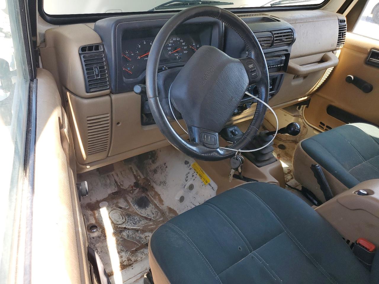 2002 Jeep Wrangler / Tj Sahara White vin: 1J4FA59S12P768194