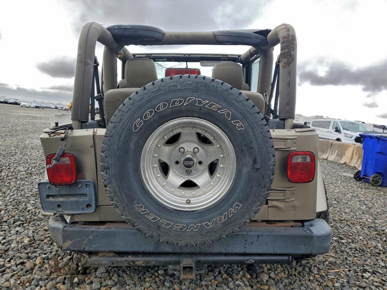 2003 Jeep Wrangler / Tj Sahara Tan vin: 1J4FA59S13P311953