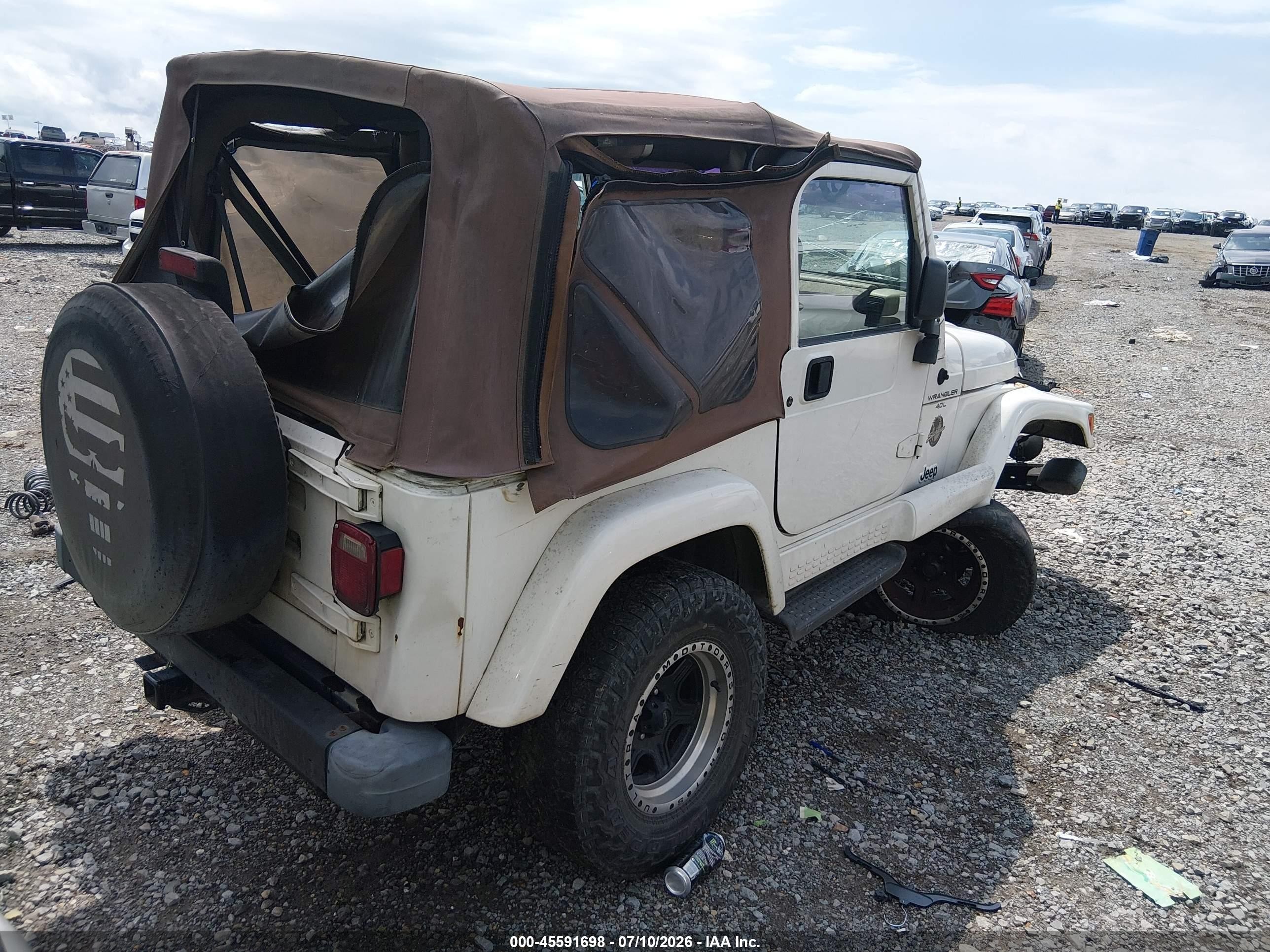 2000 Jeep Wrangler Sahara White vin: 1J4FA59S1YP701023