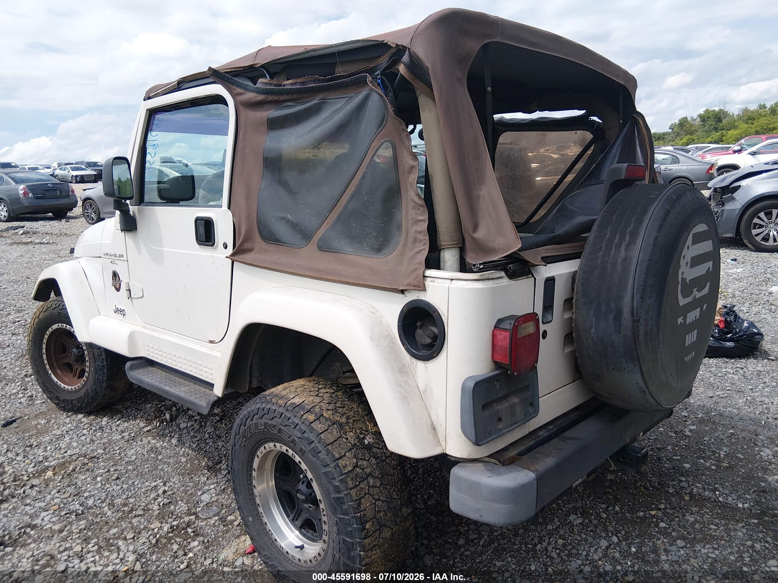 2000 Jeep Wrangler Sahara White vin: 1J4FA59S1YP701023