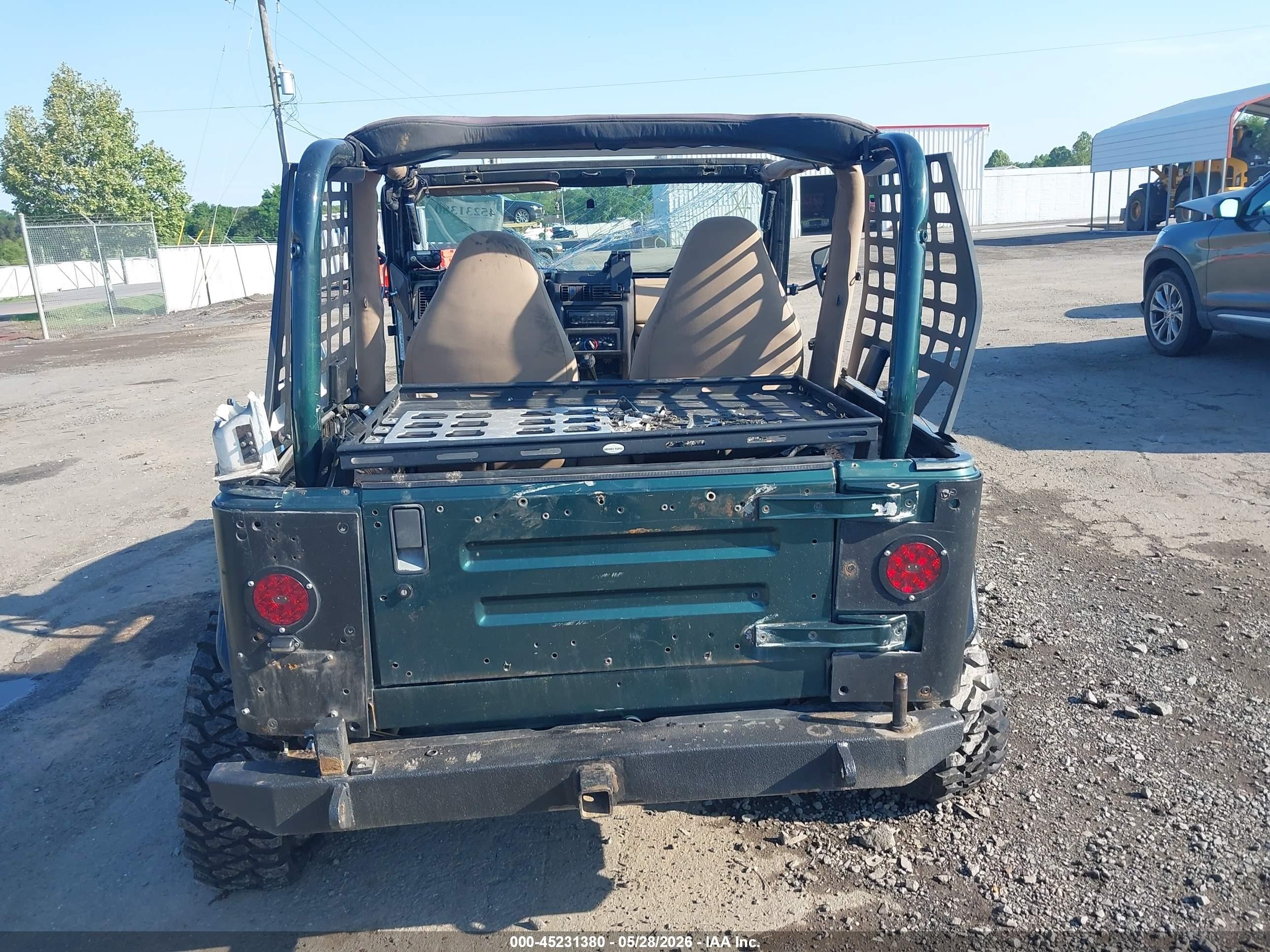 2000 Jeep Wrangler Sahara Green vin: 1J4FA59S2YP790701