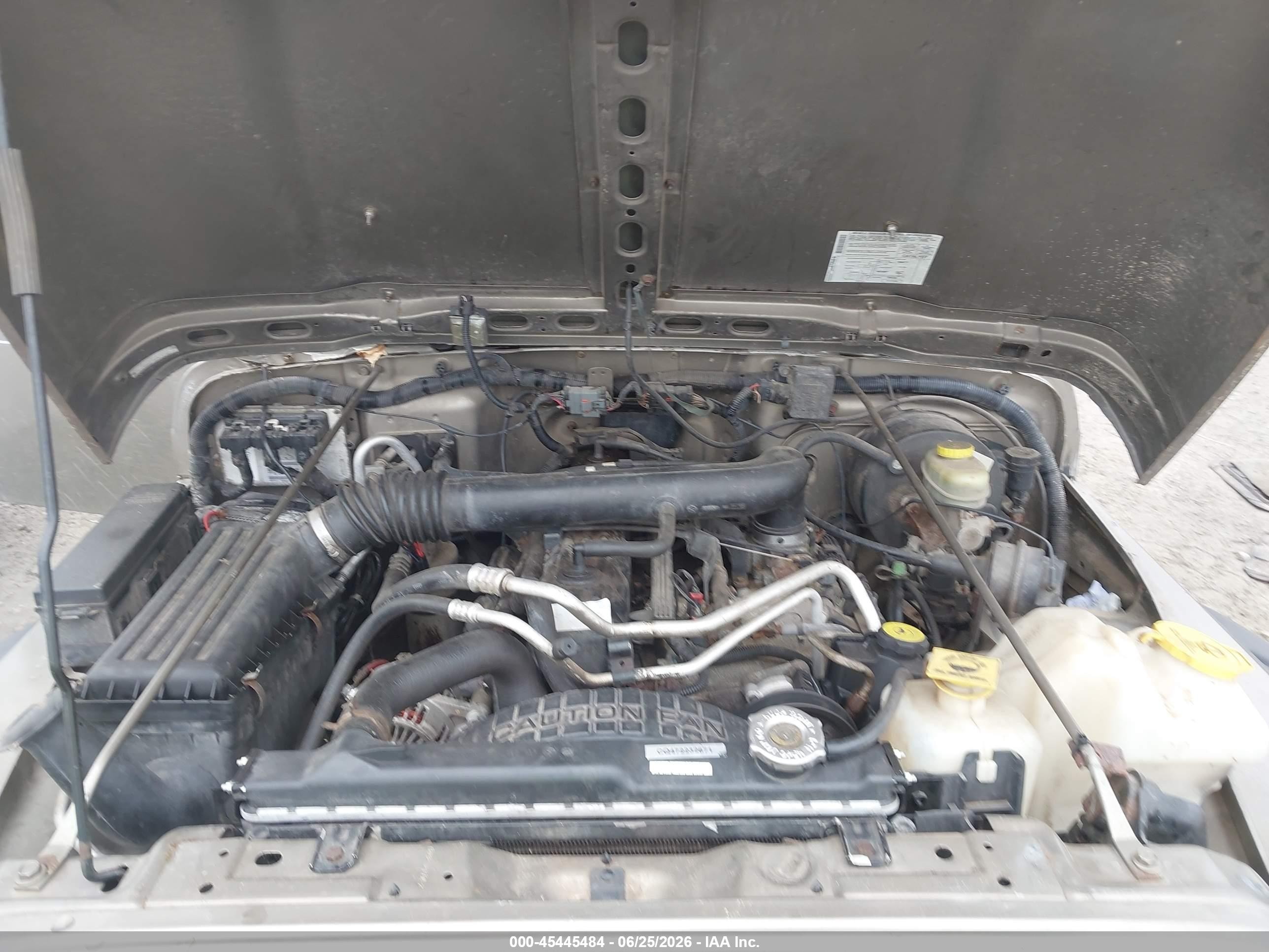 2004 Jeep Tj Sahara Champagne vin: 1J4FA59S44P744989