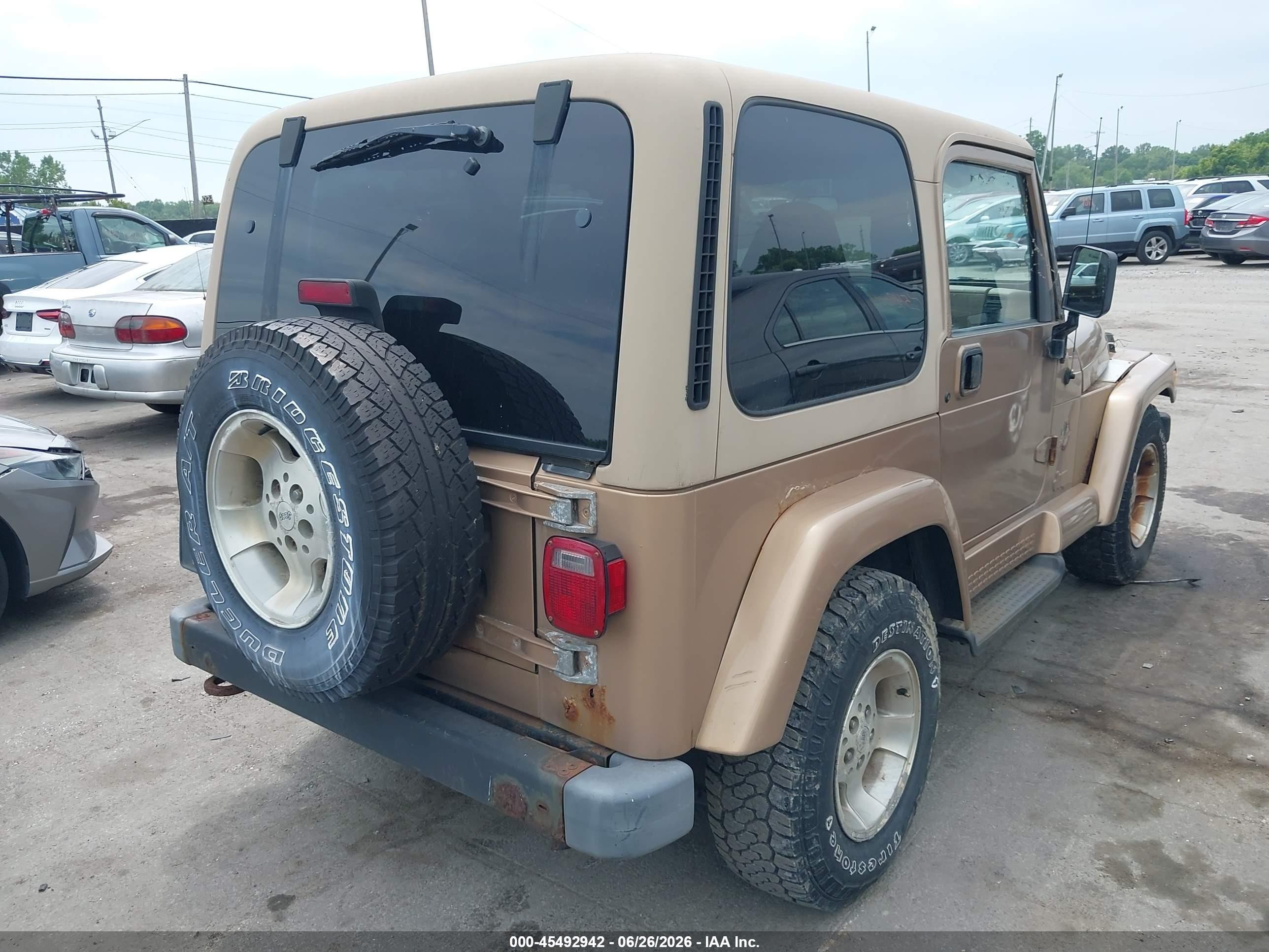 2000 Jeep Wrangler Sahara Beige vin: 1J4FA59S4YP754511