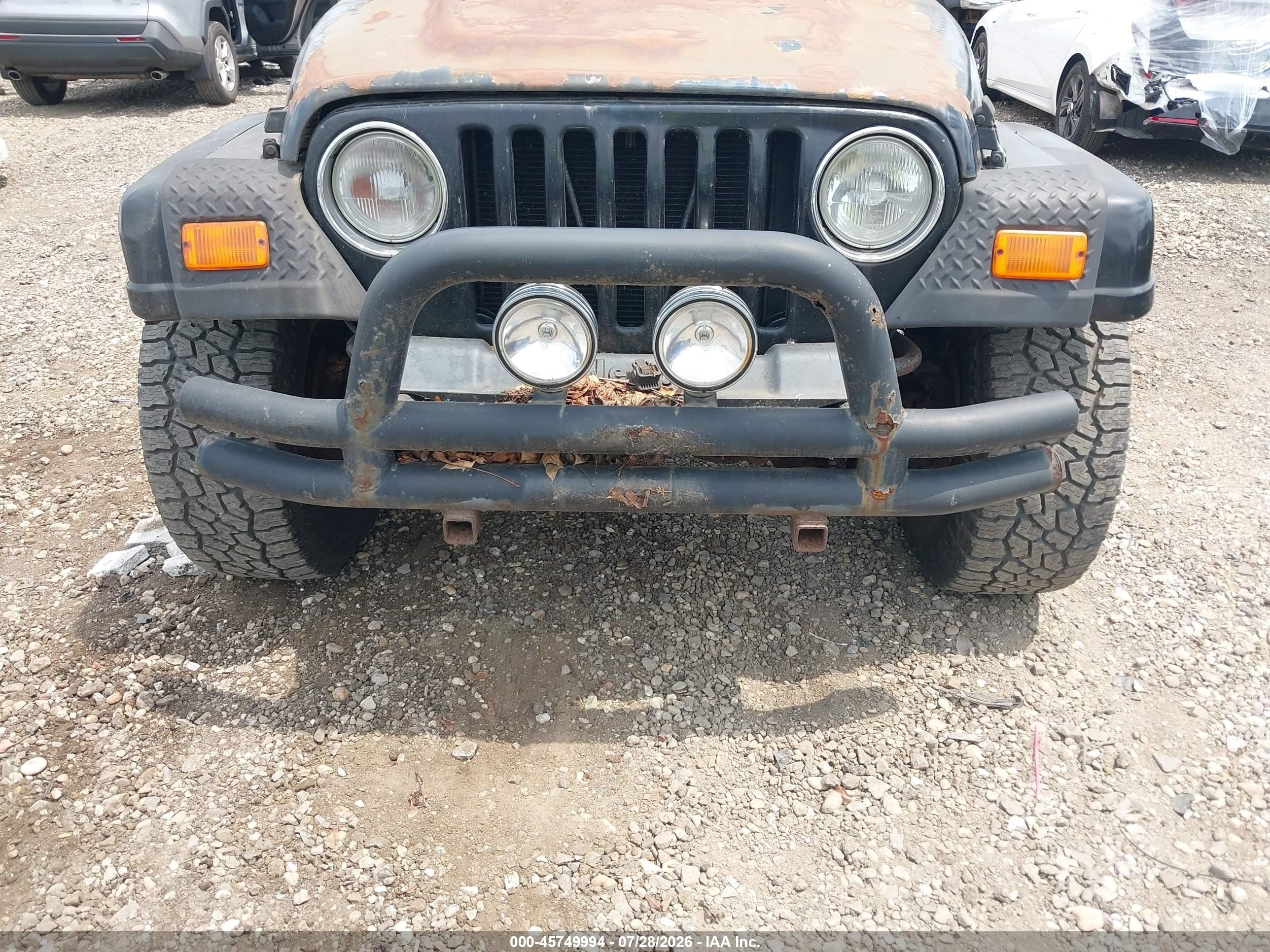 2000 Jeep Wrangler Sahara Black vin: 1J4FA59S4YP761040