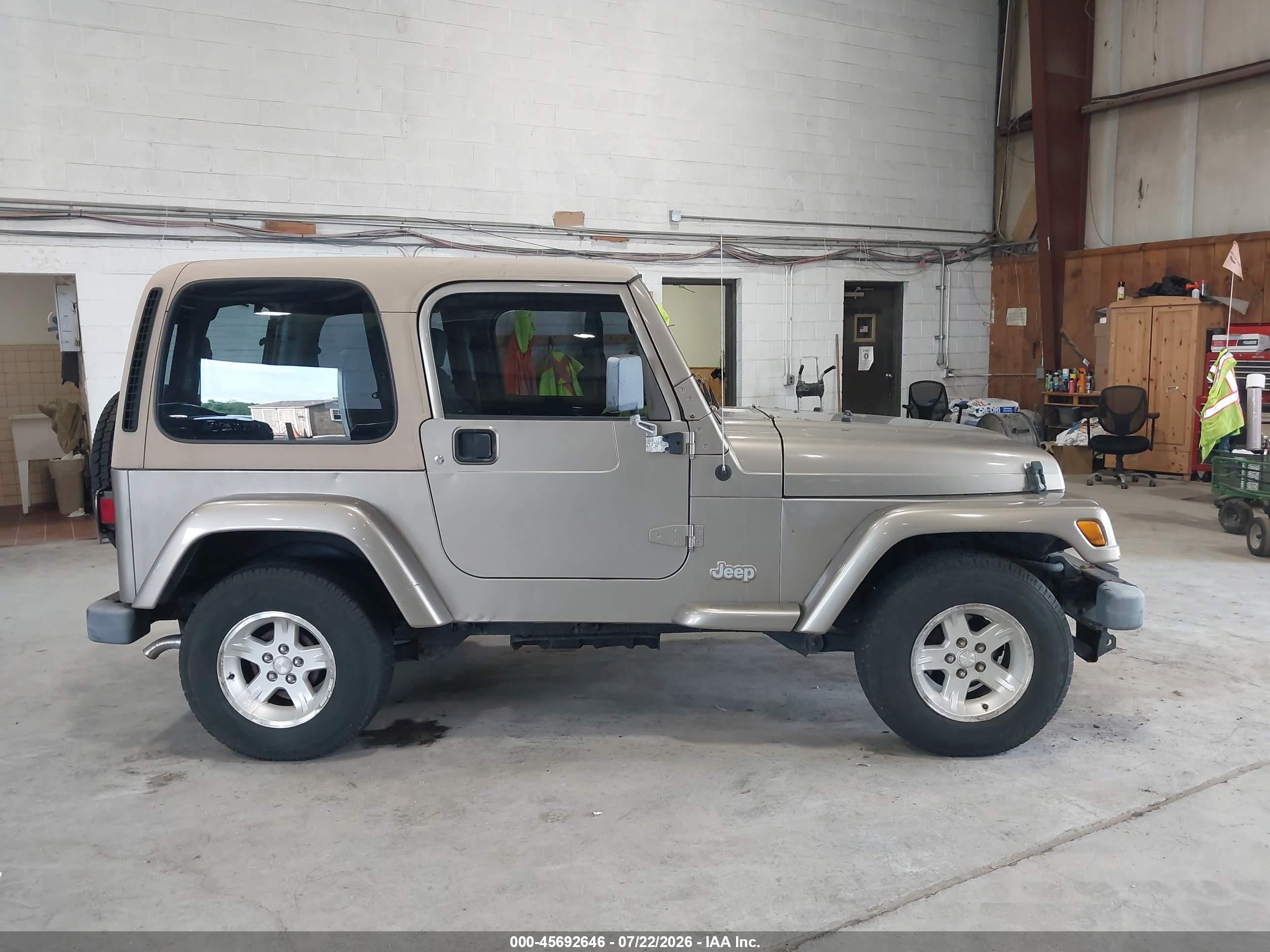 2004 Jeep Wrangler Sahara Tan vin: 1J4FA59S64P757582
