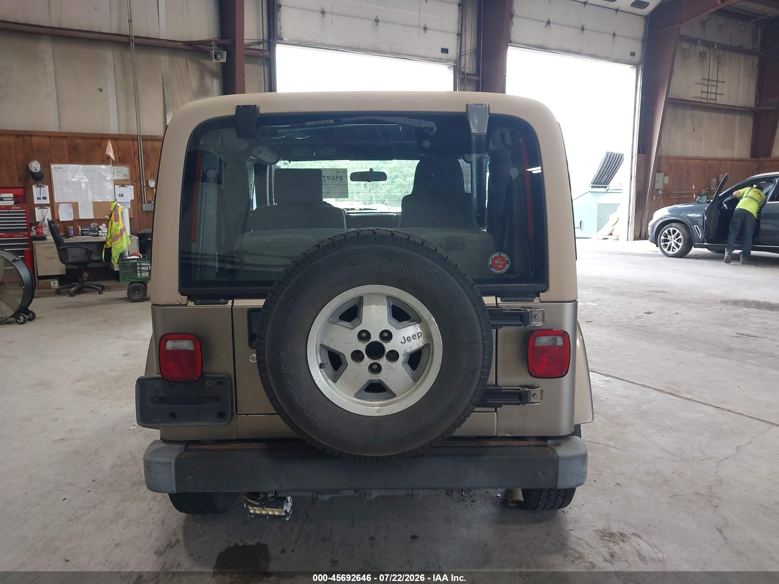 2004 Jeep Wrangler Sahara Tan vin: 1J4FA59S64P757582