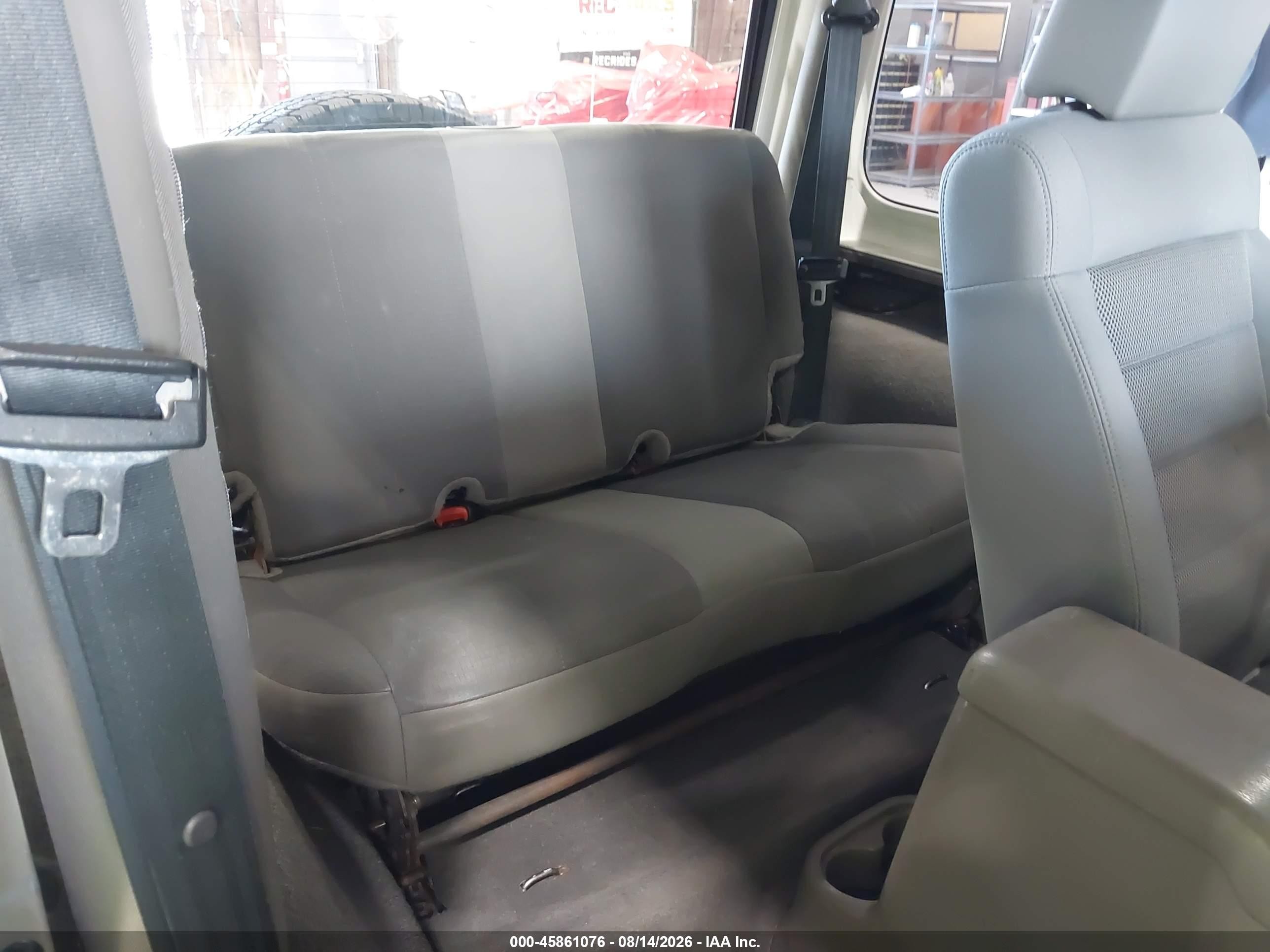 2004 Jeep Wrangler Sahara Желто-коричневый vin: 1J4FA59S64P757582