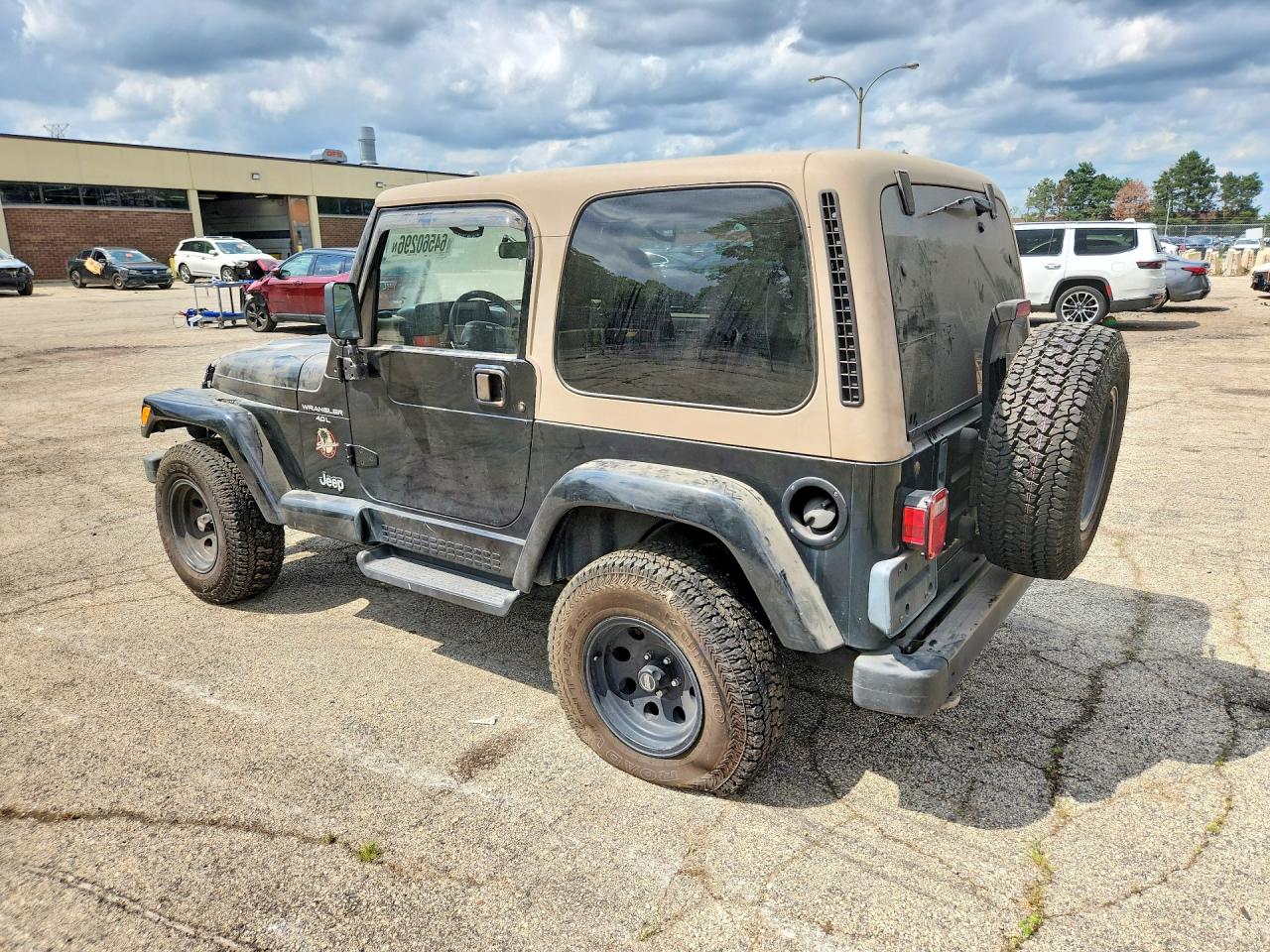 2000 Jeep Wrangler / Tj Sahara Black vin: 1J4FA59S6YP778745