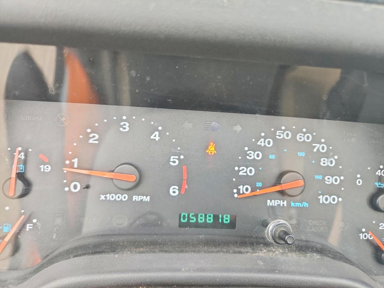 2001 Jeep Wrangler / Tj Sahara White vin: 1J4FA59S71P336191
