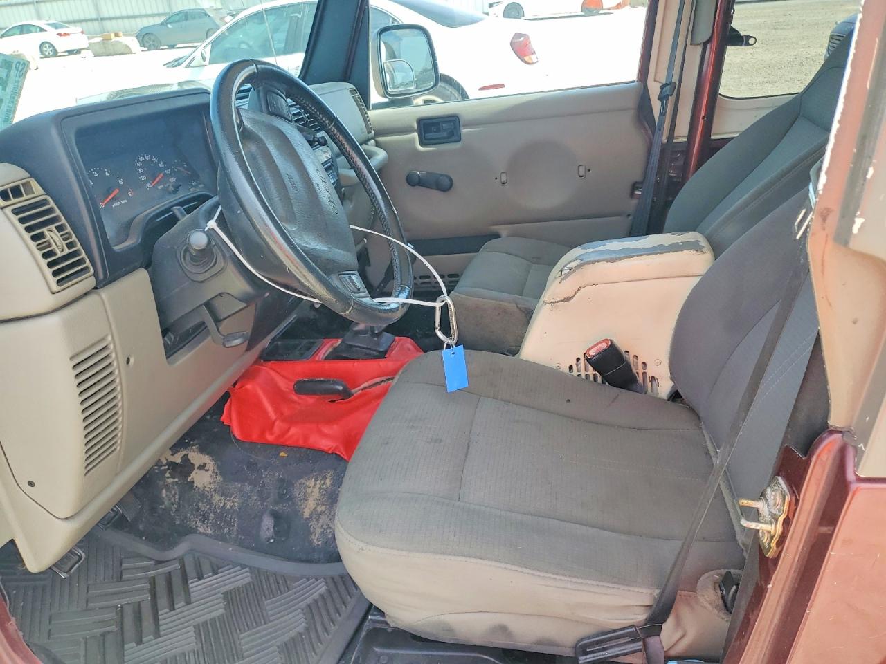 2003 Jeep Wrangler / Tj Sahara Maroon vin: 1J4FA59S73P352281