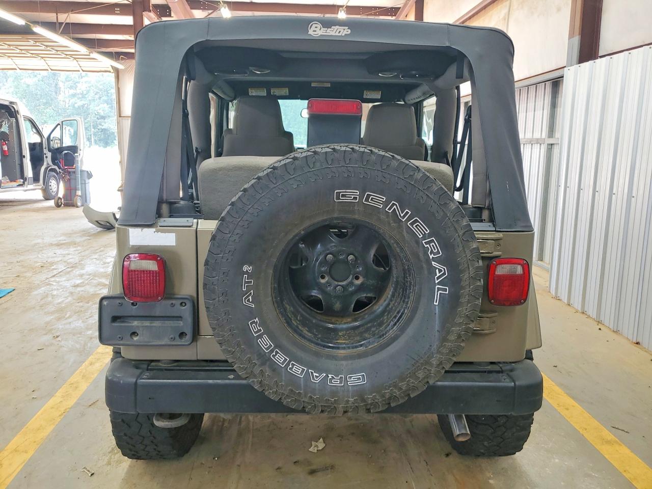 2004 Jeep Wrangler / Tj Sahara Green vin: 1J4FA59S74P716782