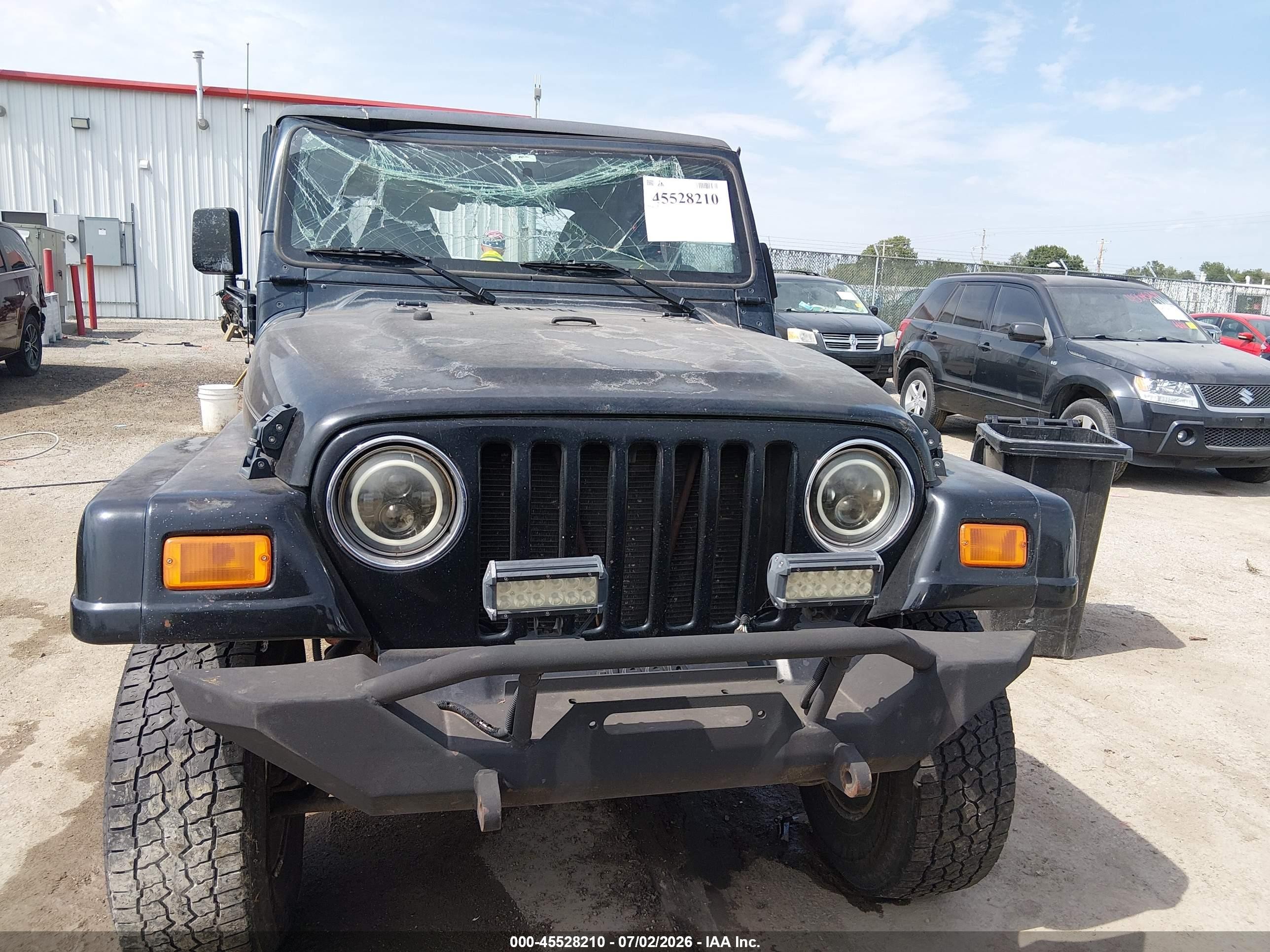 2000 Jeep Wrangler Sahara Черный vin: 1J4FA59S8YP792615