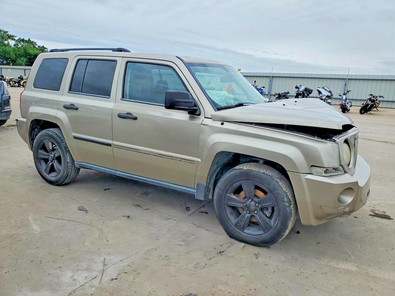 2009 Jeep Patriot Sport Gold vin: 1J4FF28B19D205661