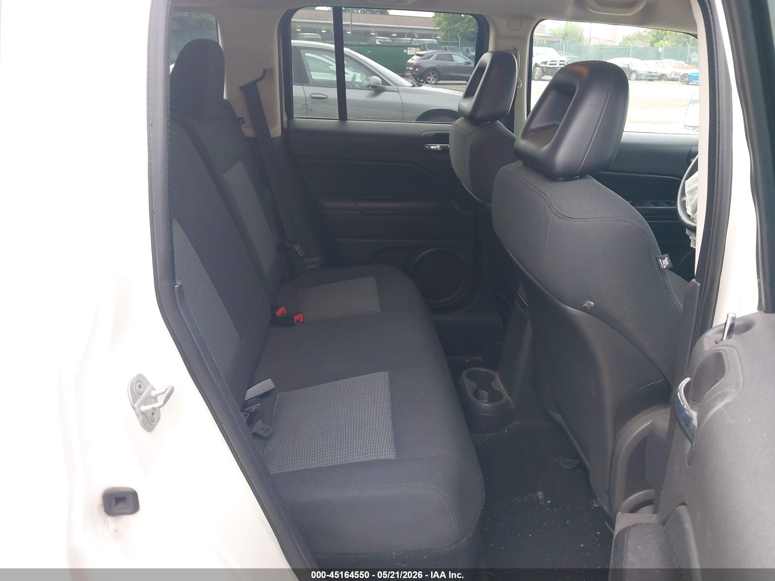 2009 Jeep Patriot Sport White vin: 1J4FF28B69D173595