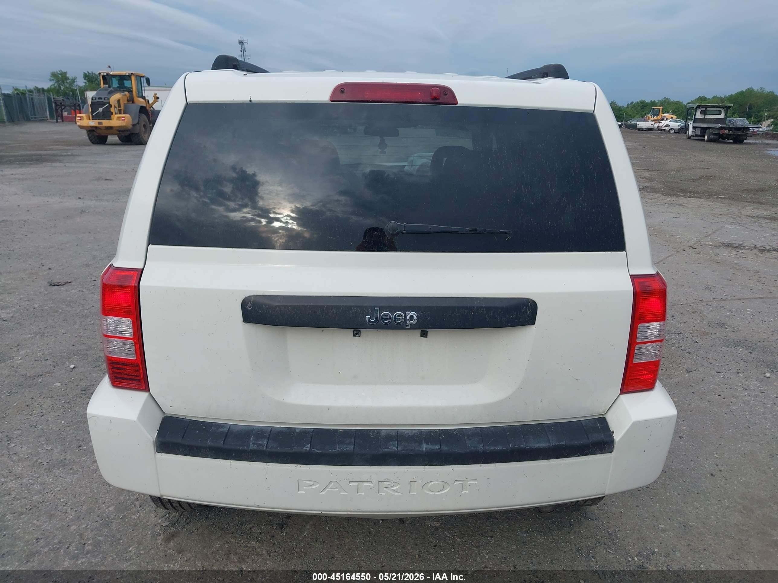 2009 Jeep Patriot Sport White vin: 1J4FF28B69D173595