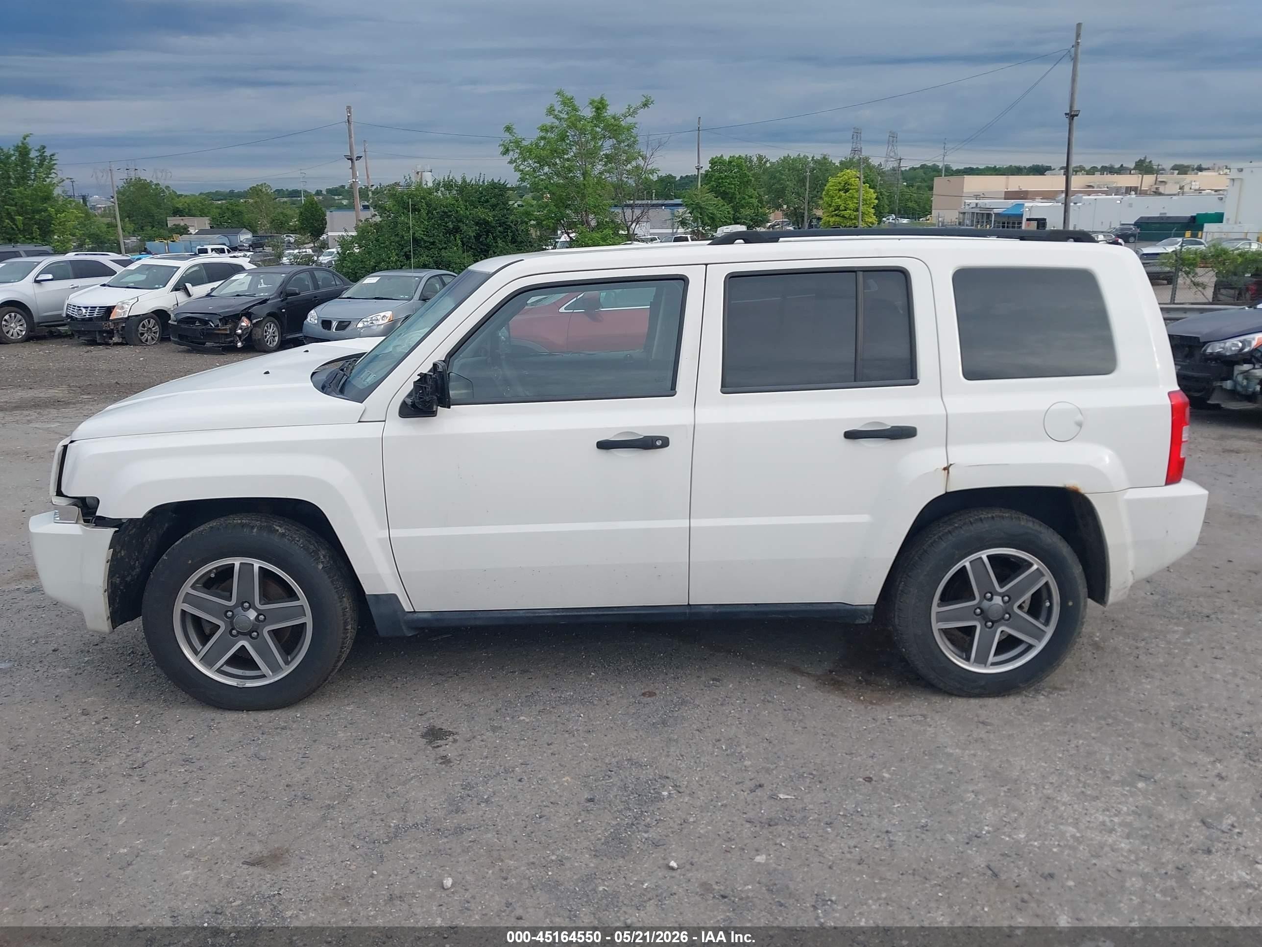 2009 Jeep Patriot Sport White vin: 1J4FF28B69D173595
