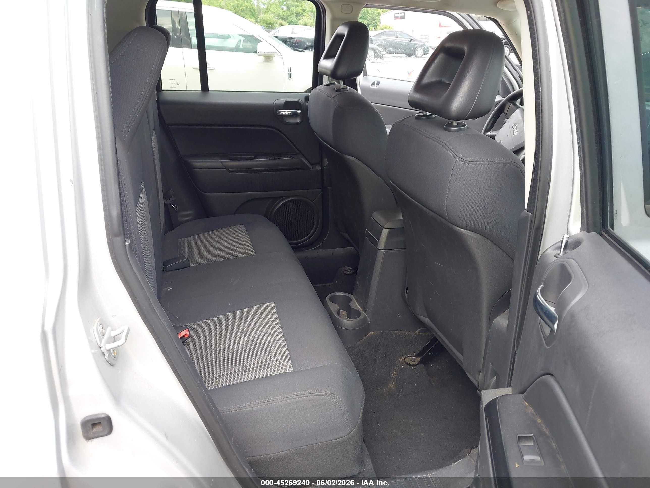 2009 Jeep Patriot Sport Silver vin: 1J4FF28B79D237000