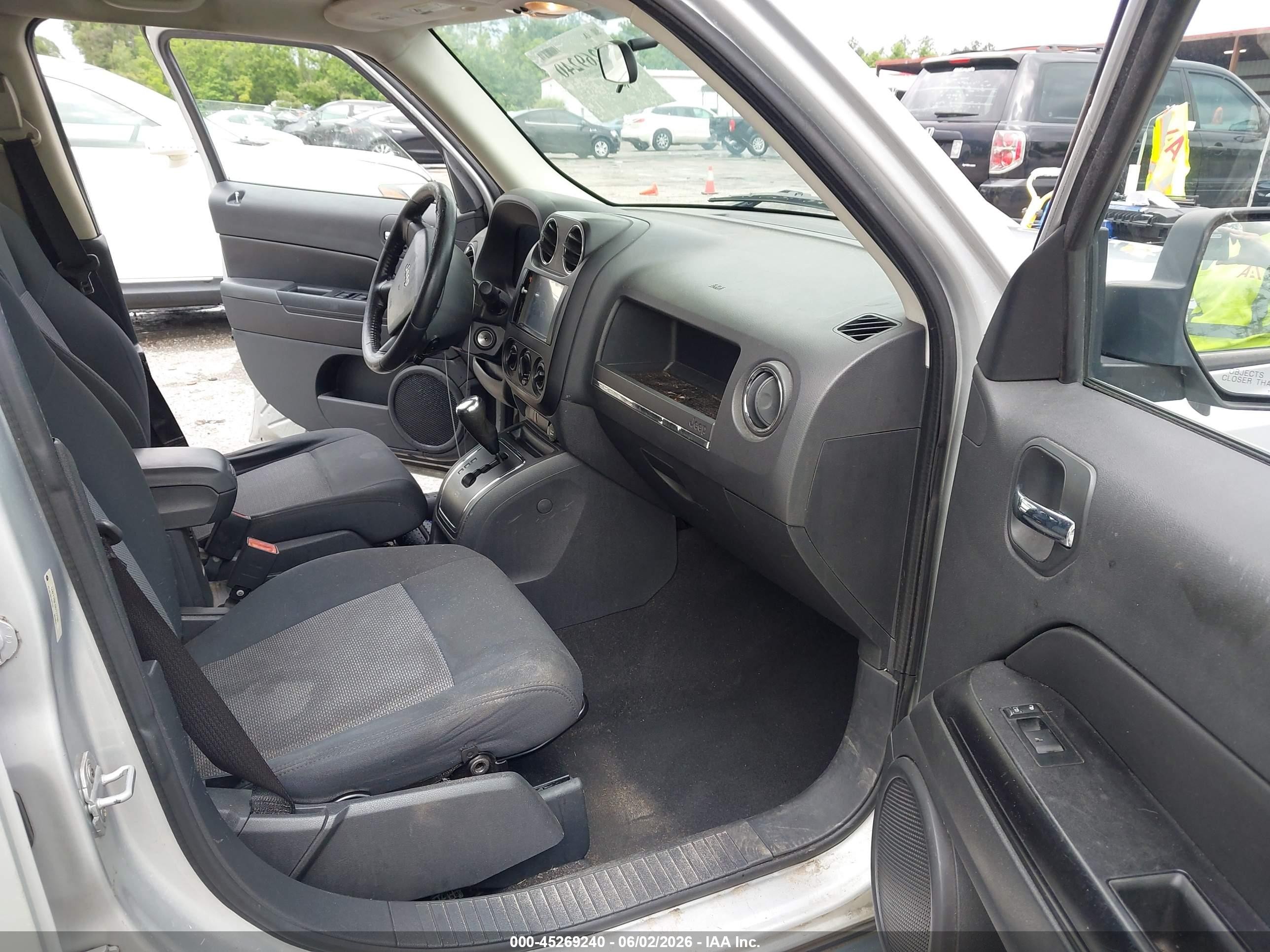 2009 Jeep Patriot Sport Silver vin: 1J4FF28B79D237000