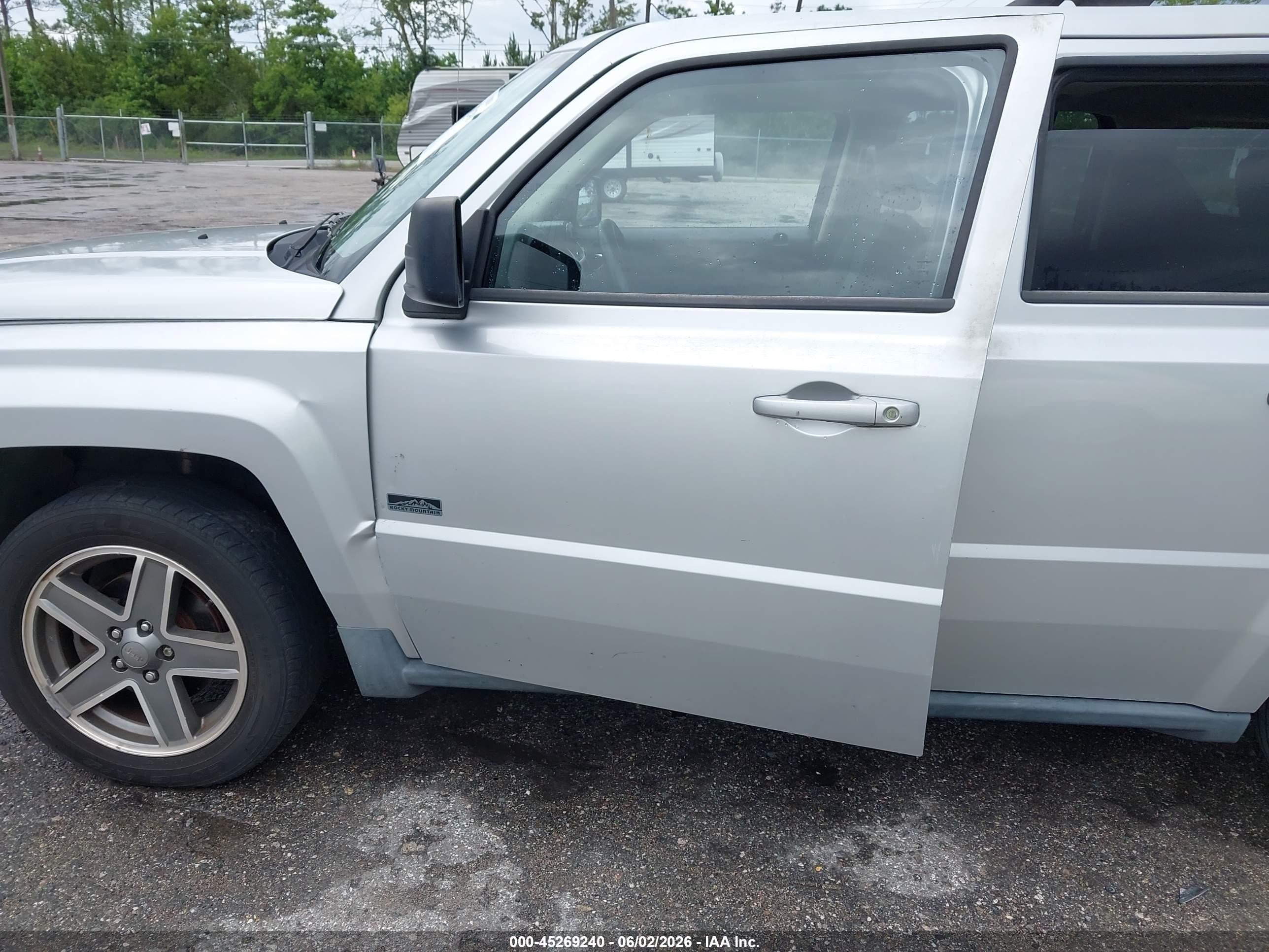 2009 Jeep Patriot Sport Silver vin: 1J4FF28B79D237000