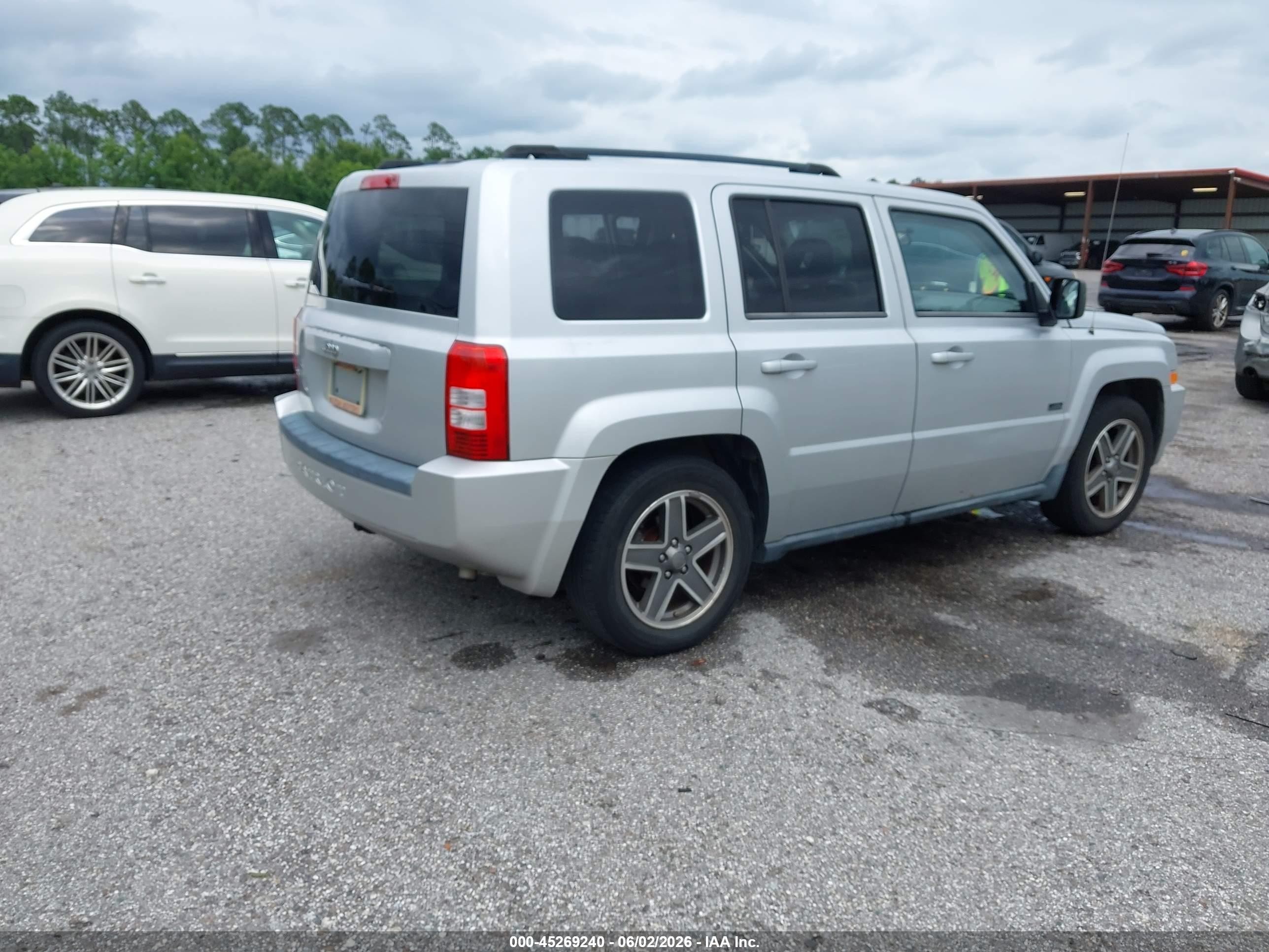 2009 Jeep Patriot Sport Silver vin: 1J4FF28B79D237000