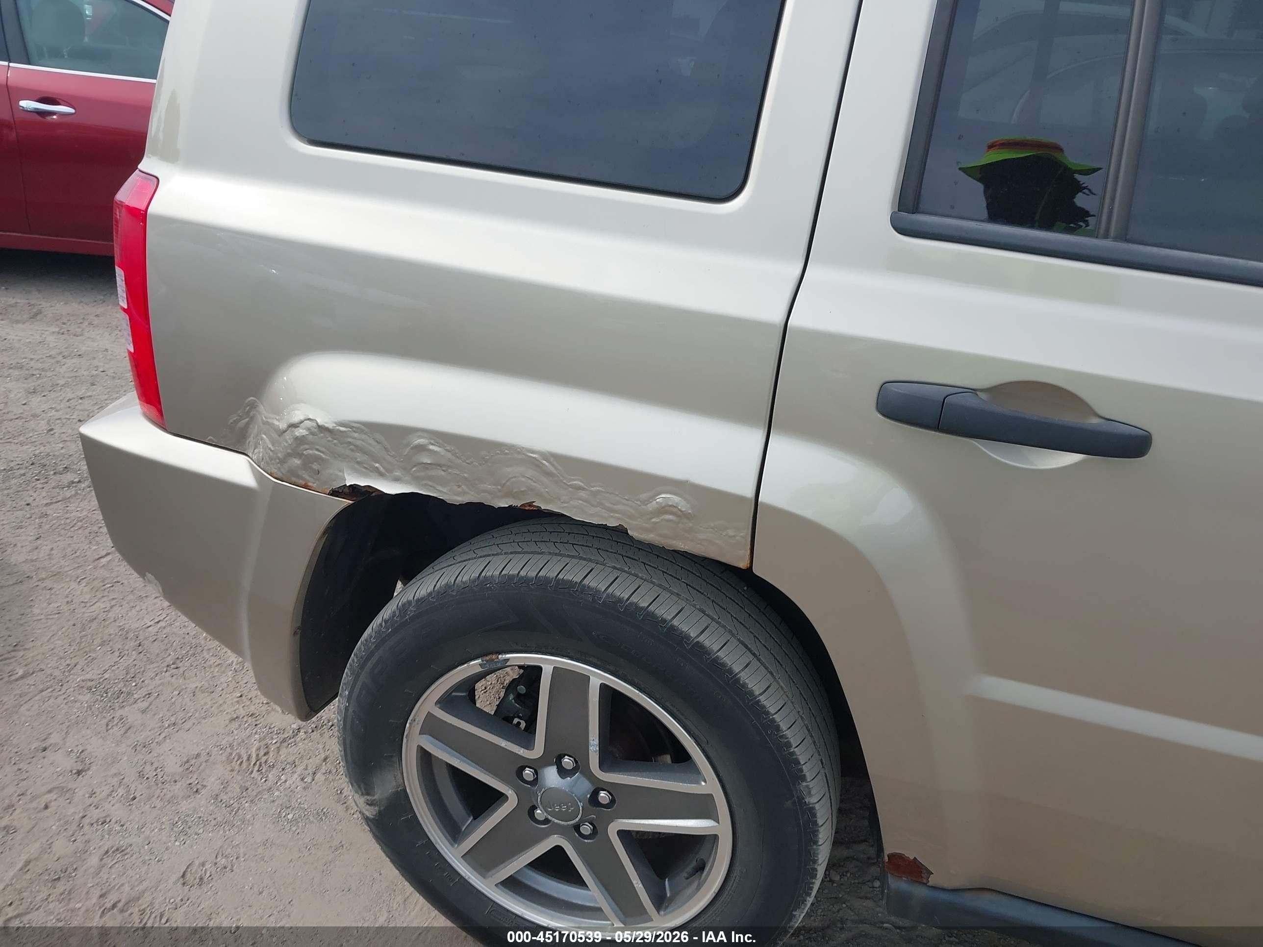 2009 Jeep Patriot Sport Gold vin: 1J4FF28B89D176949