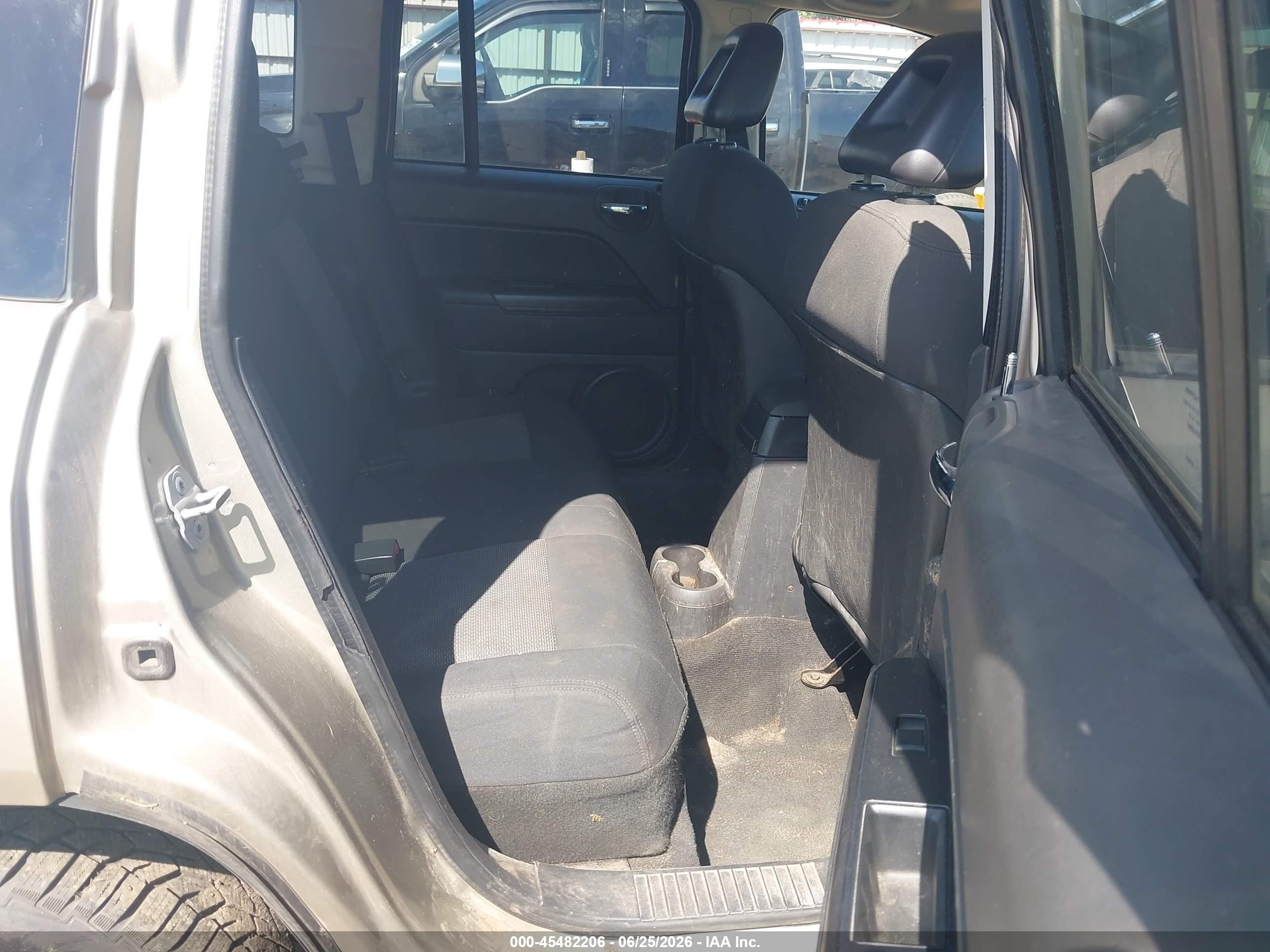 2009 Jeep Compass Sport Champagne vin: 1J4FF47B19D205995