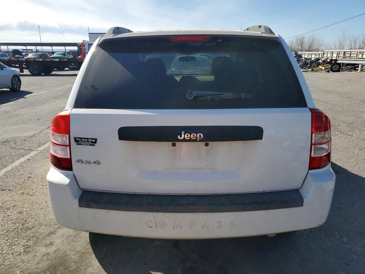 2009 Jeep Compass Sport White vin: 1J4FF47B29D205861