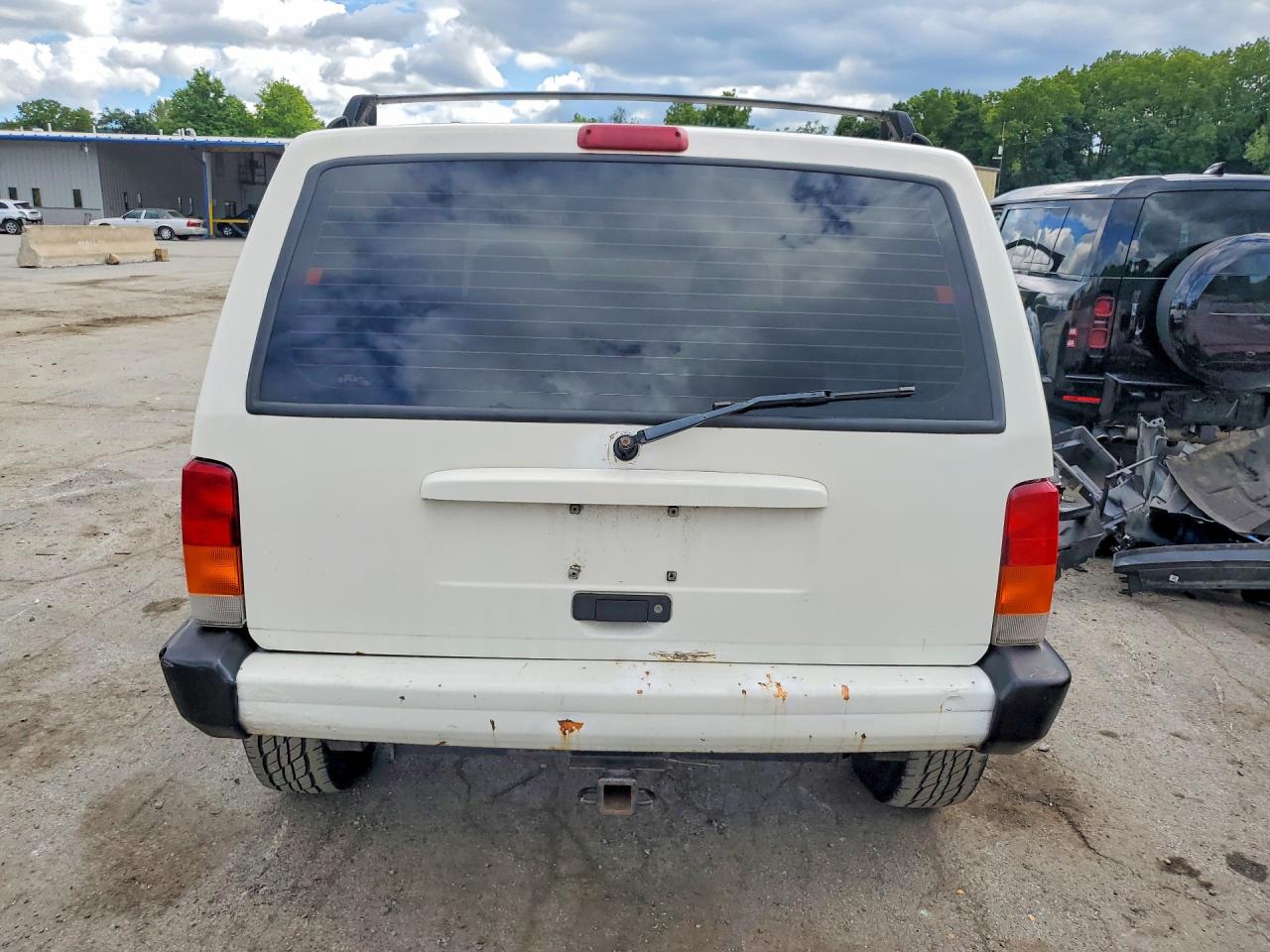 2001 Jeep Cherokee Sport White vin: 1J4FF48S01L597246